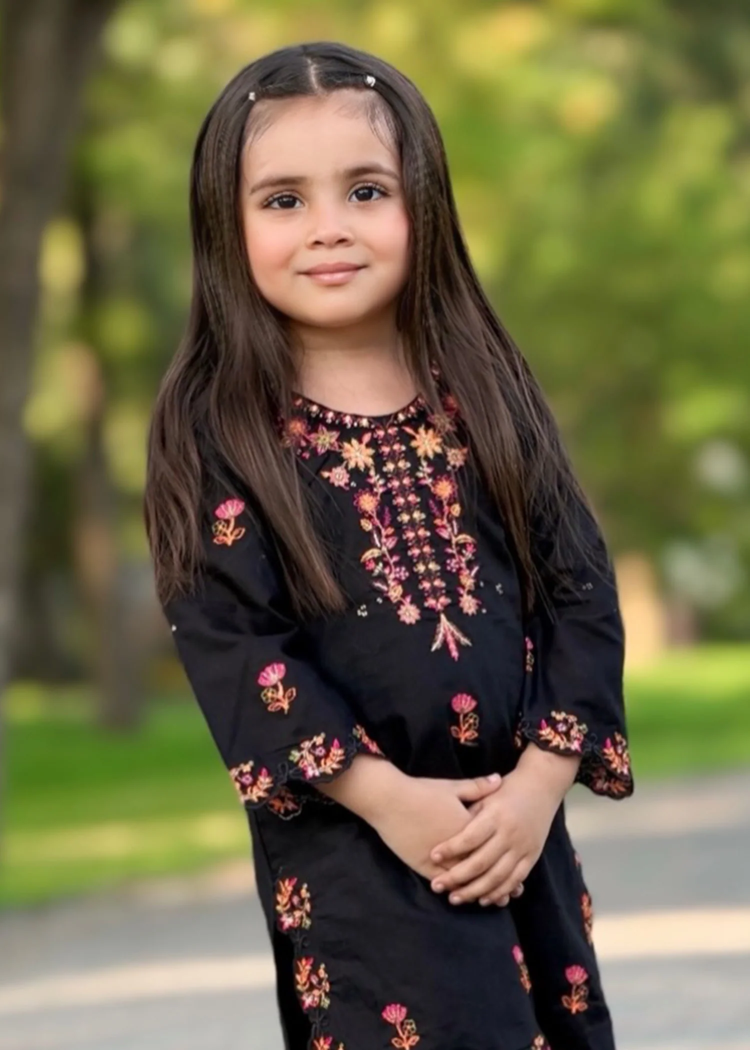 lawn Kurta Set in Black - view 2