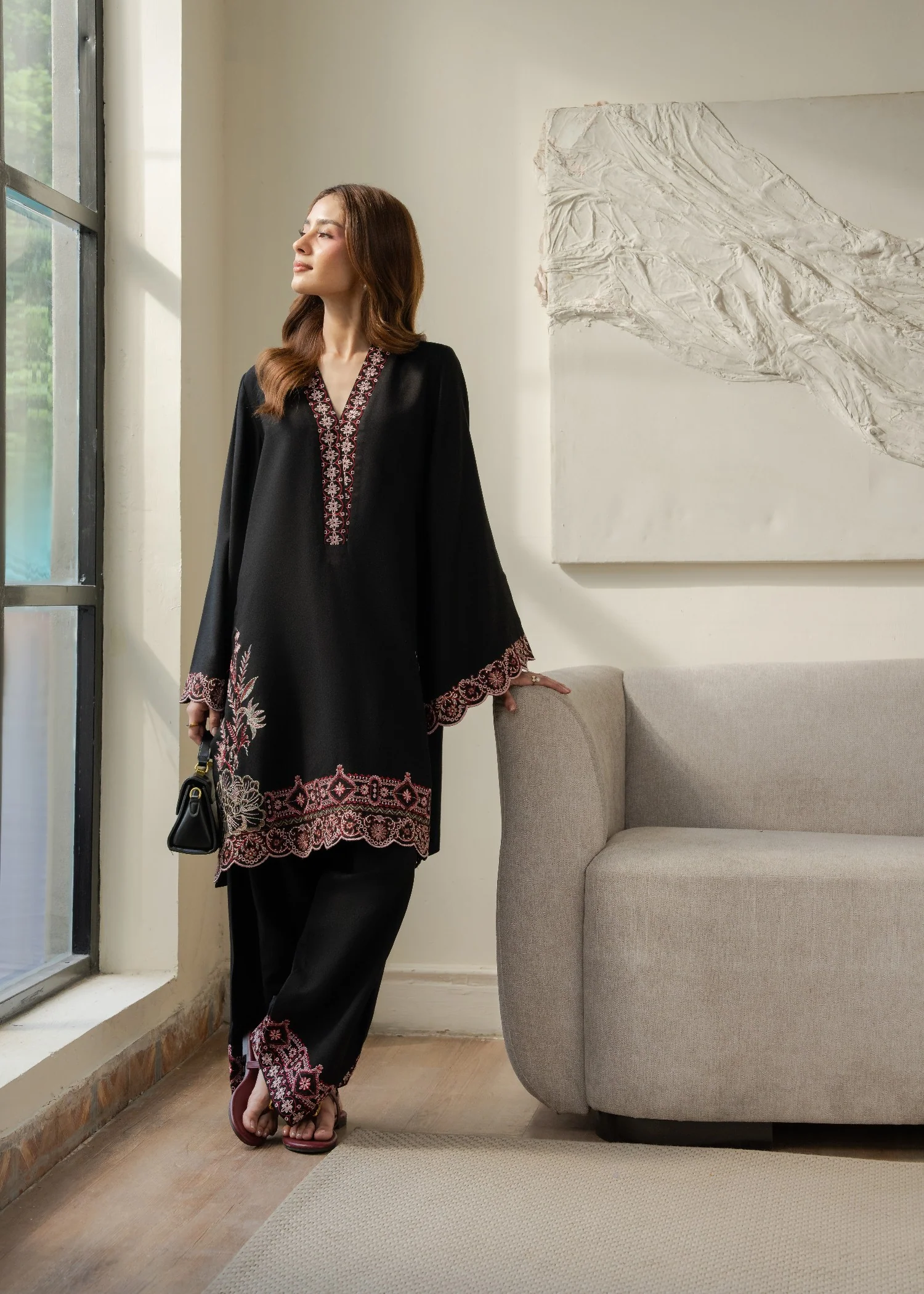 karandi Kurta Set in Black - view 4
