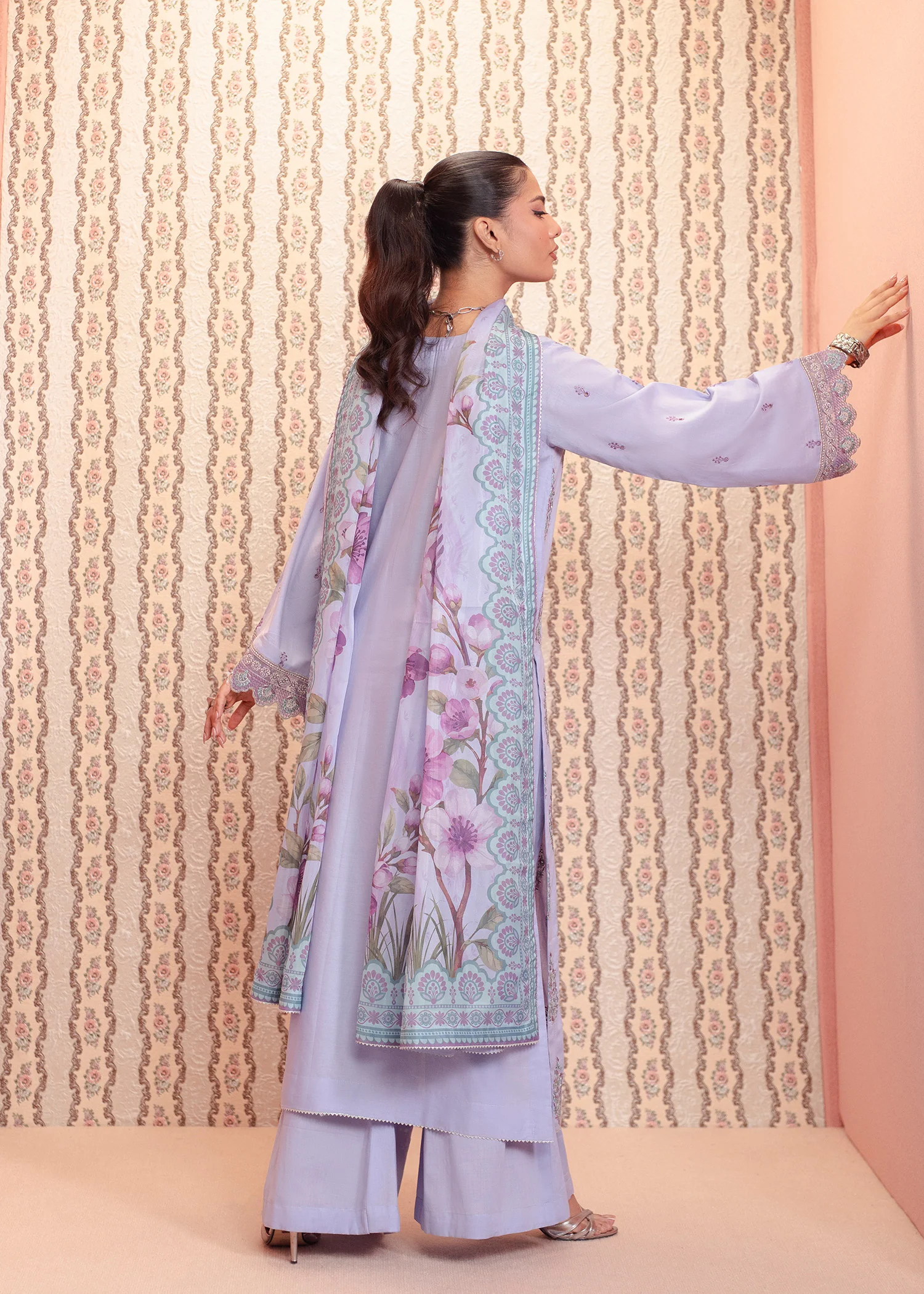 lawn Kurta Set in Lavender - view 3