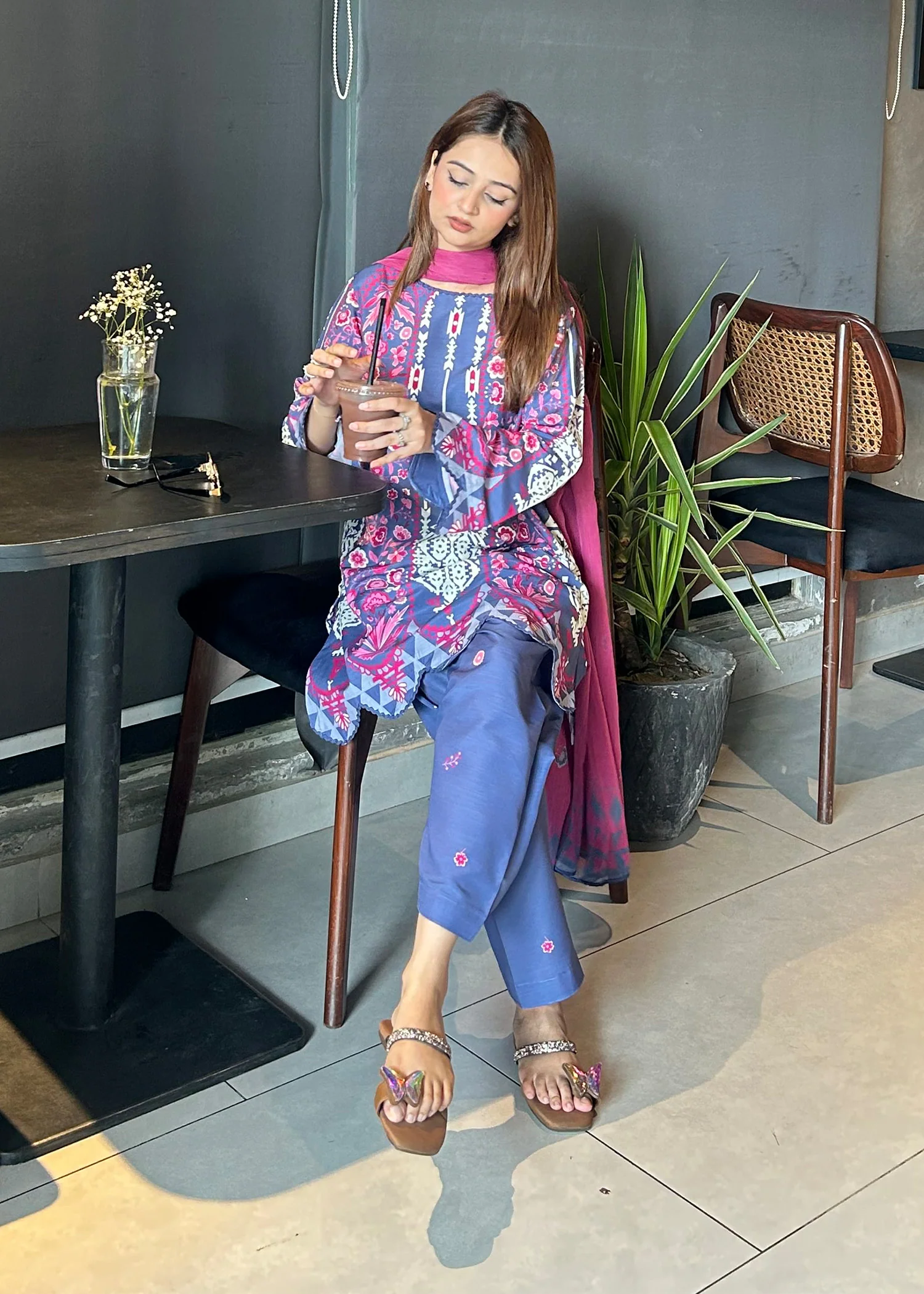 raw silk Kurta Set in Multi - view 6