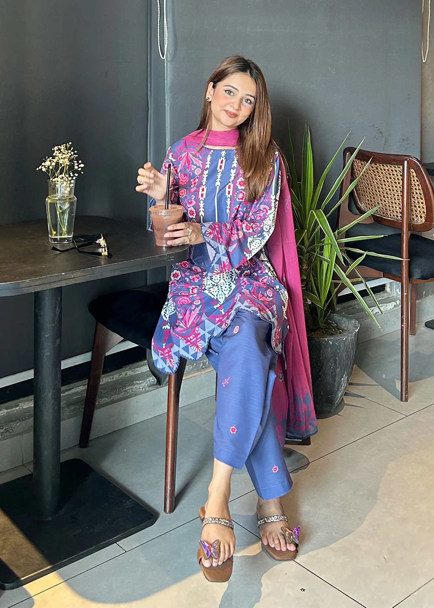 raw silk Kurta Set in Multi - view 7