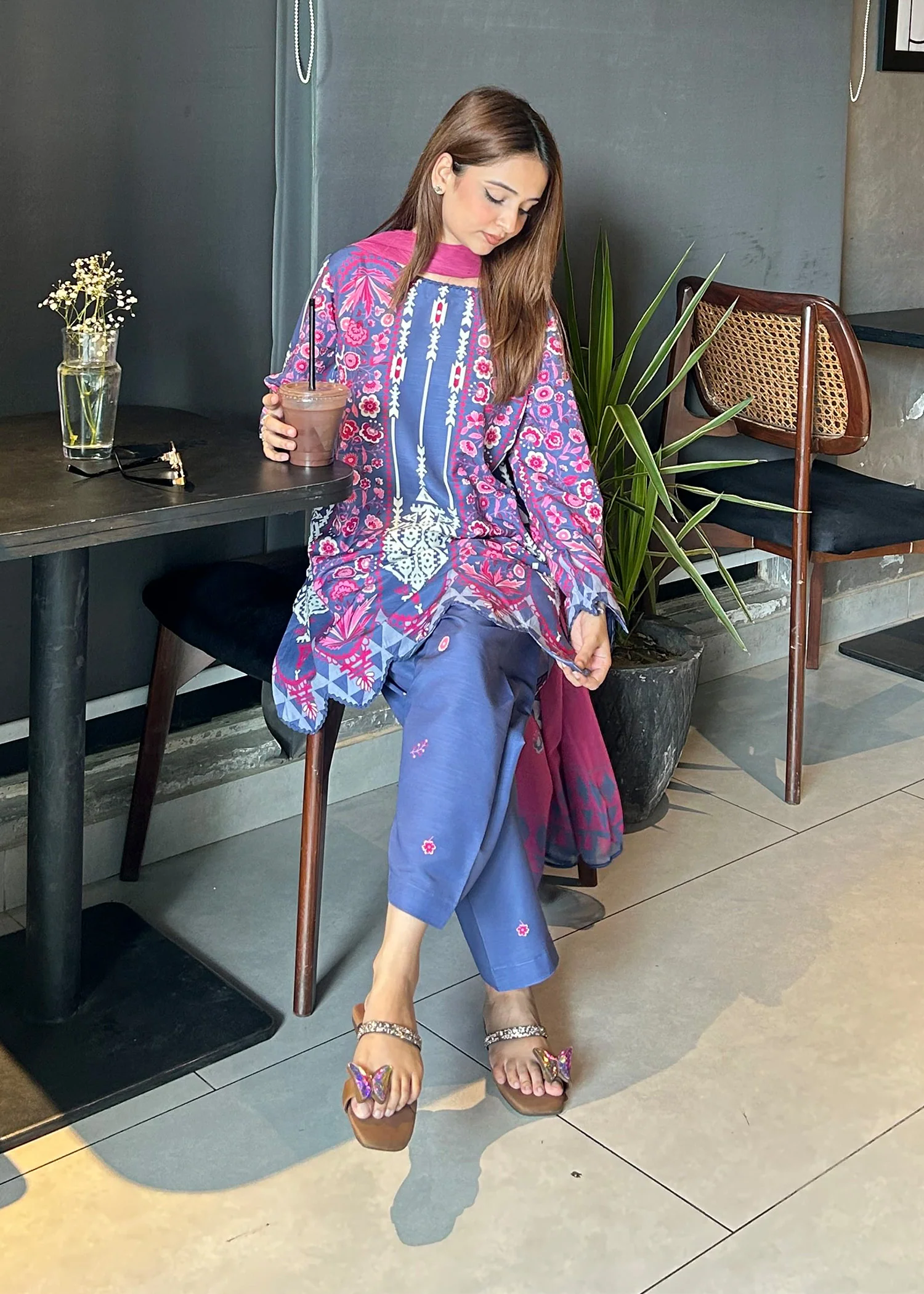 raw silk Kurta Set in Multi - view 5