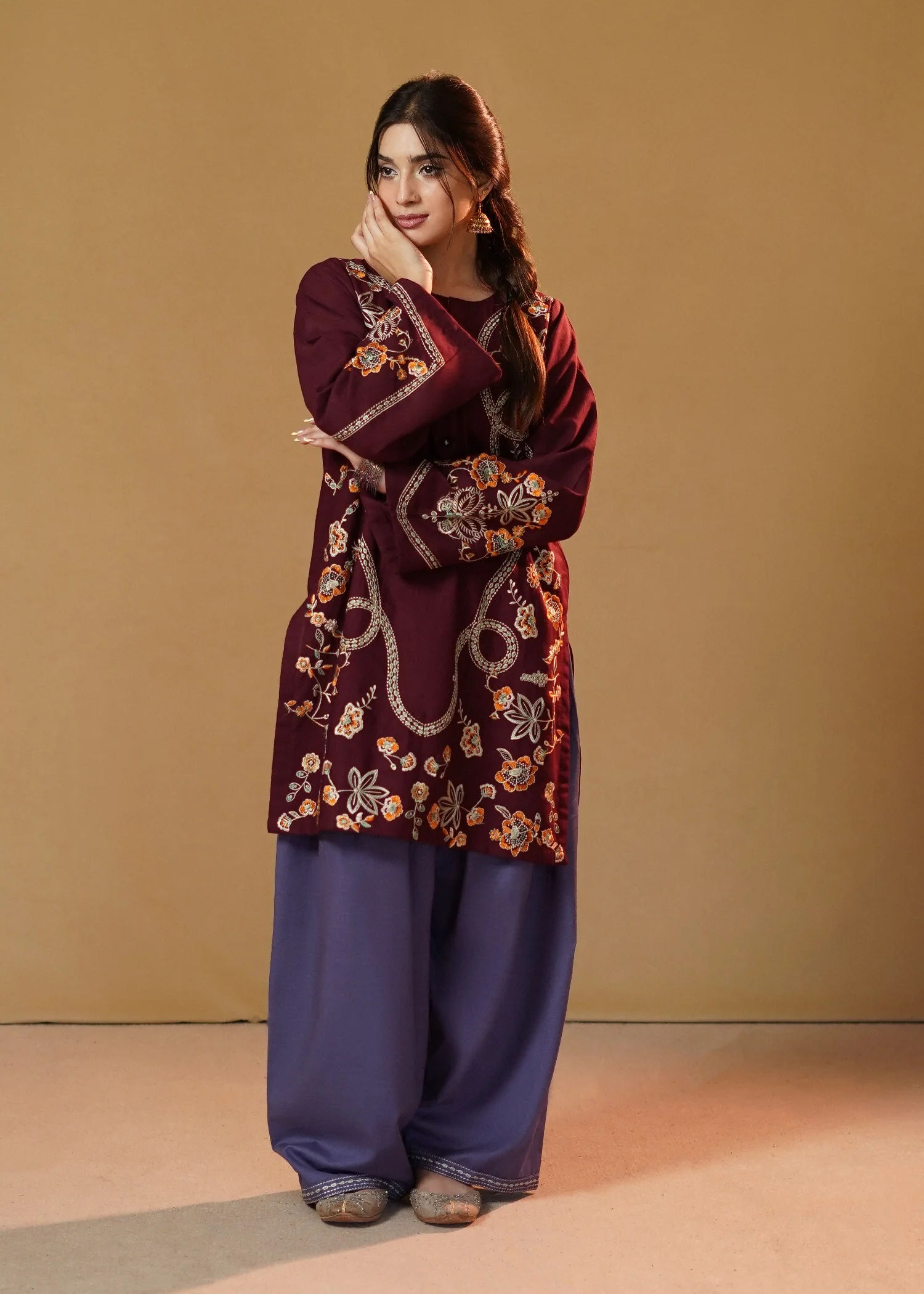 slub khaddar Kurta Set in Lilac, plum purple - view 2