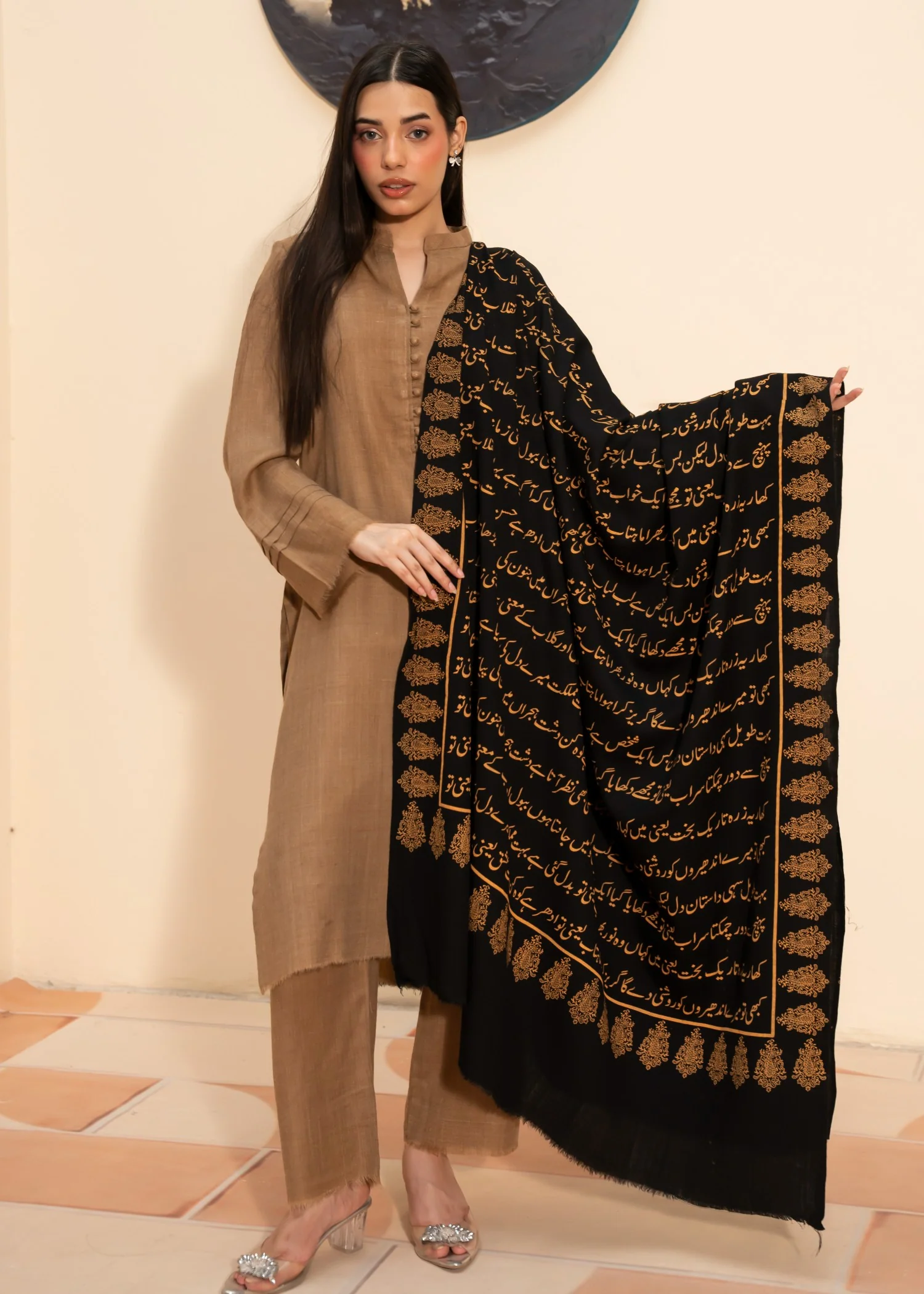 Shawl in Black Color by - Trendy Women Shawl RDV4936