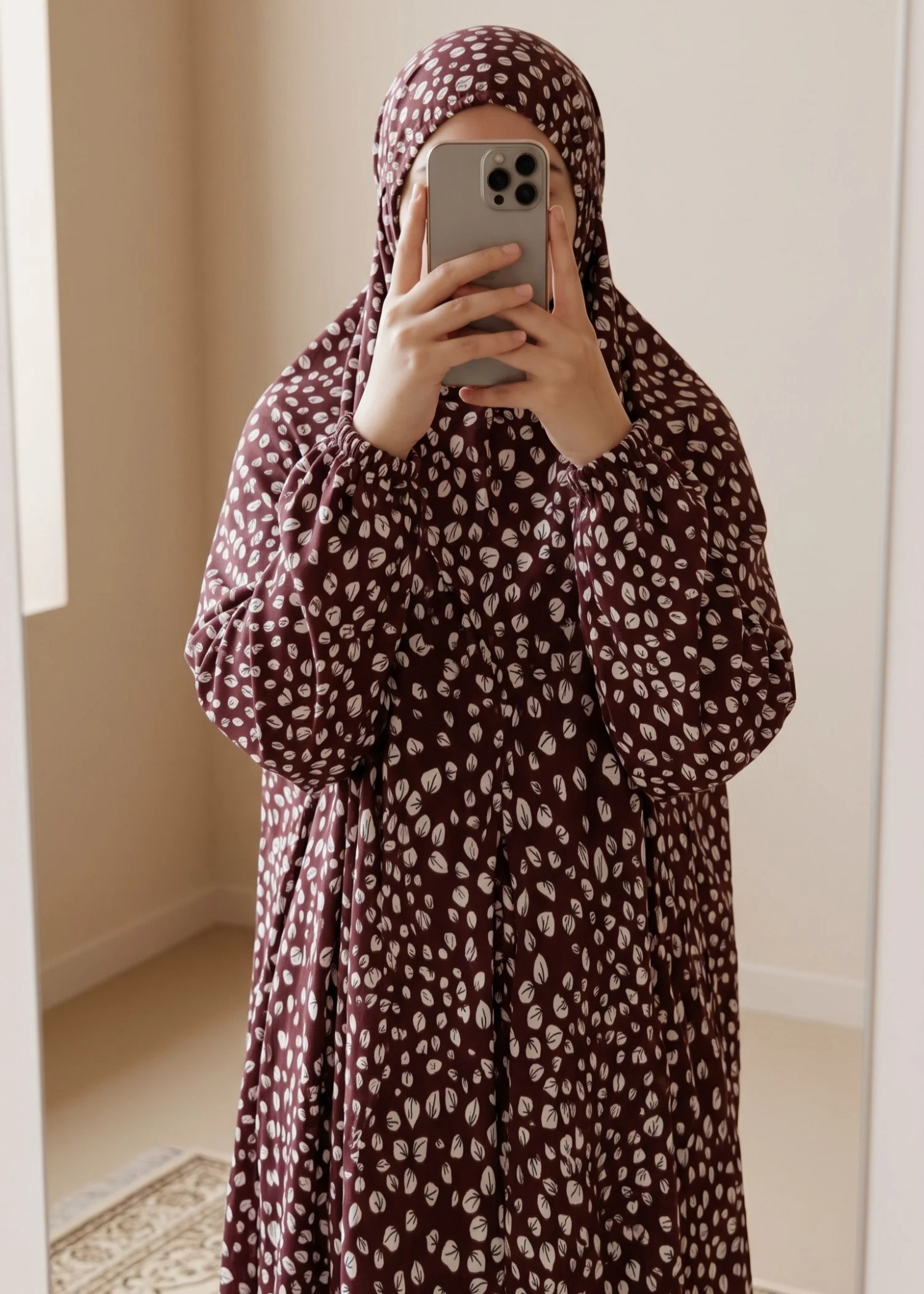 swiss lawn Chaddar in Maroon - view 2