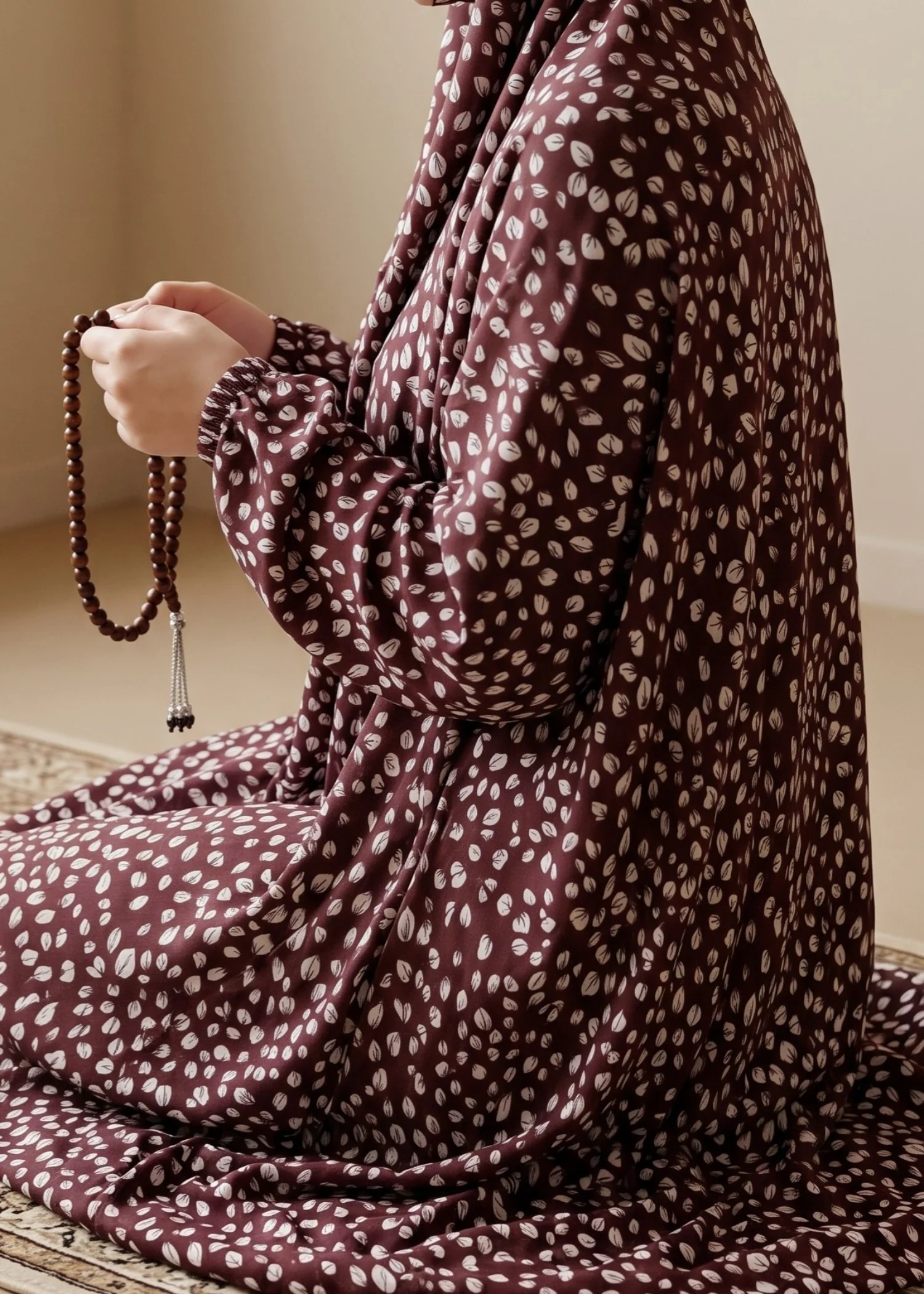 swiss lawn Chaddar in Maroon - view 3