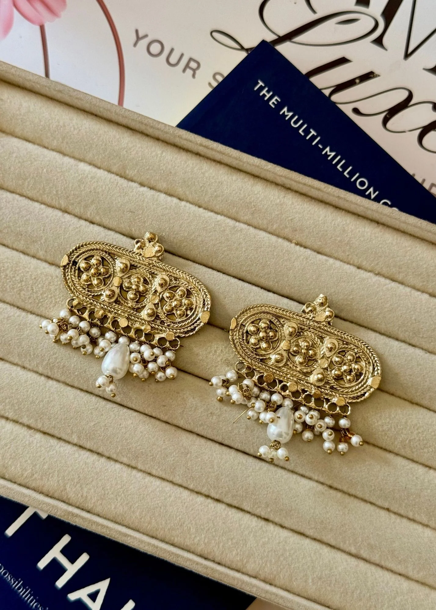 Earrings in Gold Color by - Trendy Women Earrings HJU8169 - view 4