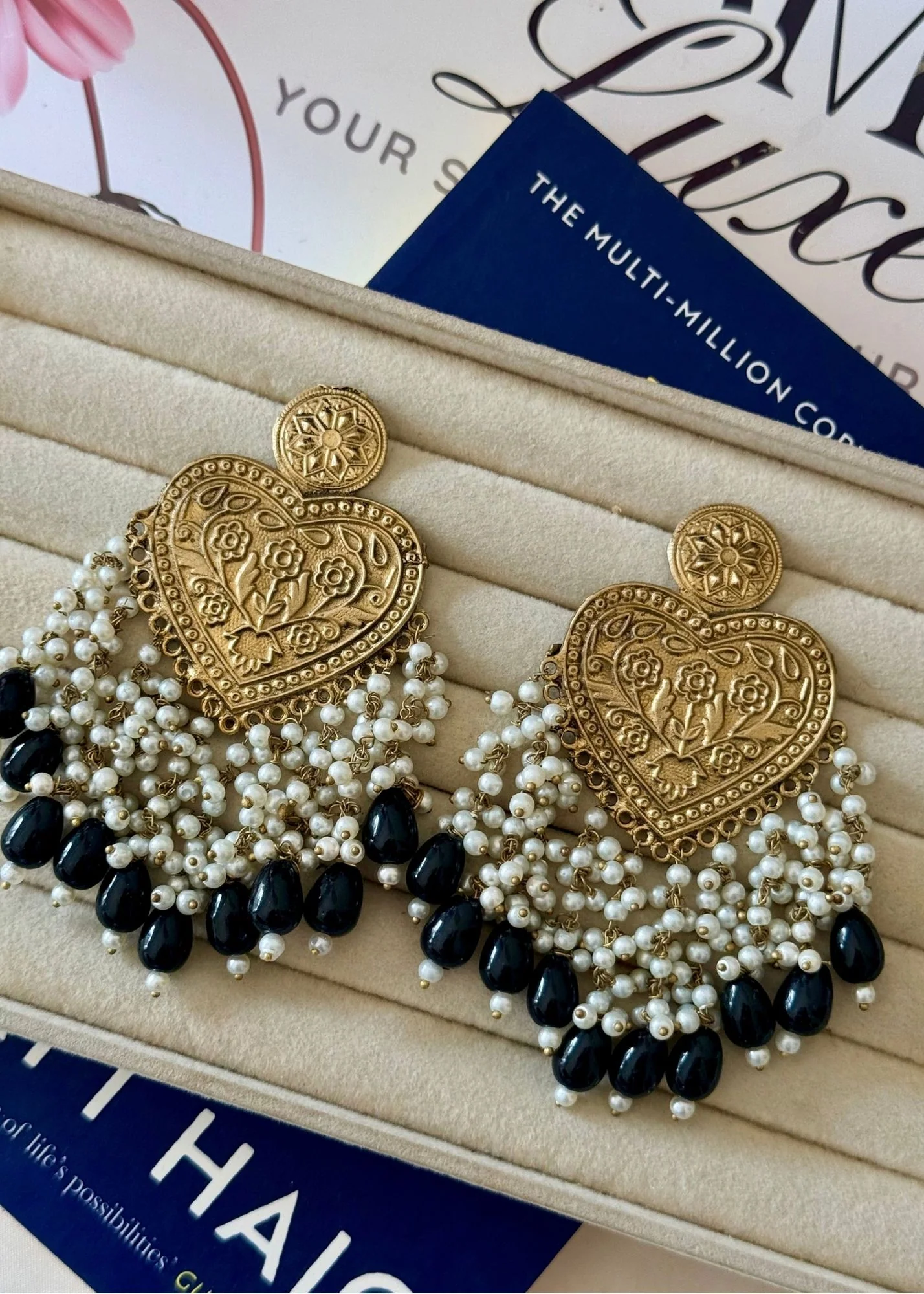 Earrings in Black, gold Color by - Trendy Women Earrings QAK8823 - view 4