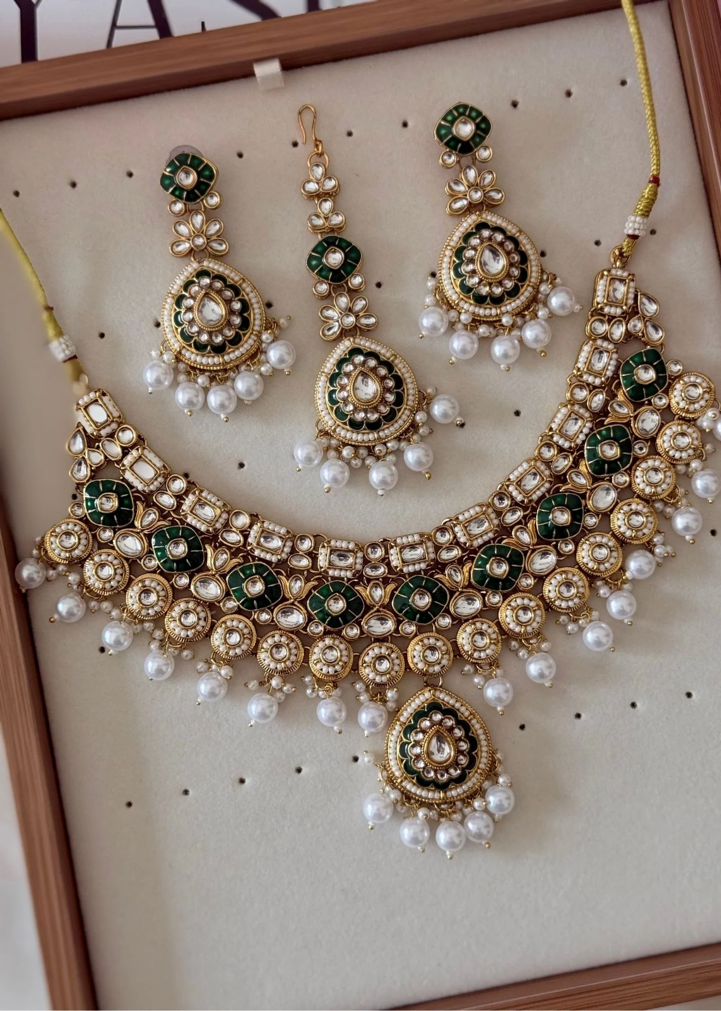Kundan in Emerald green Color by - Trendy Women Kundan MIK1430 - view 4