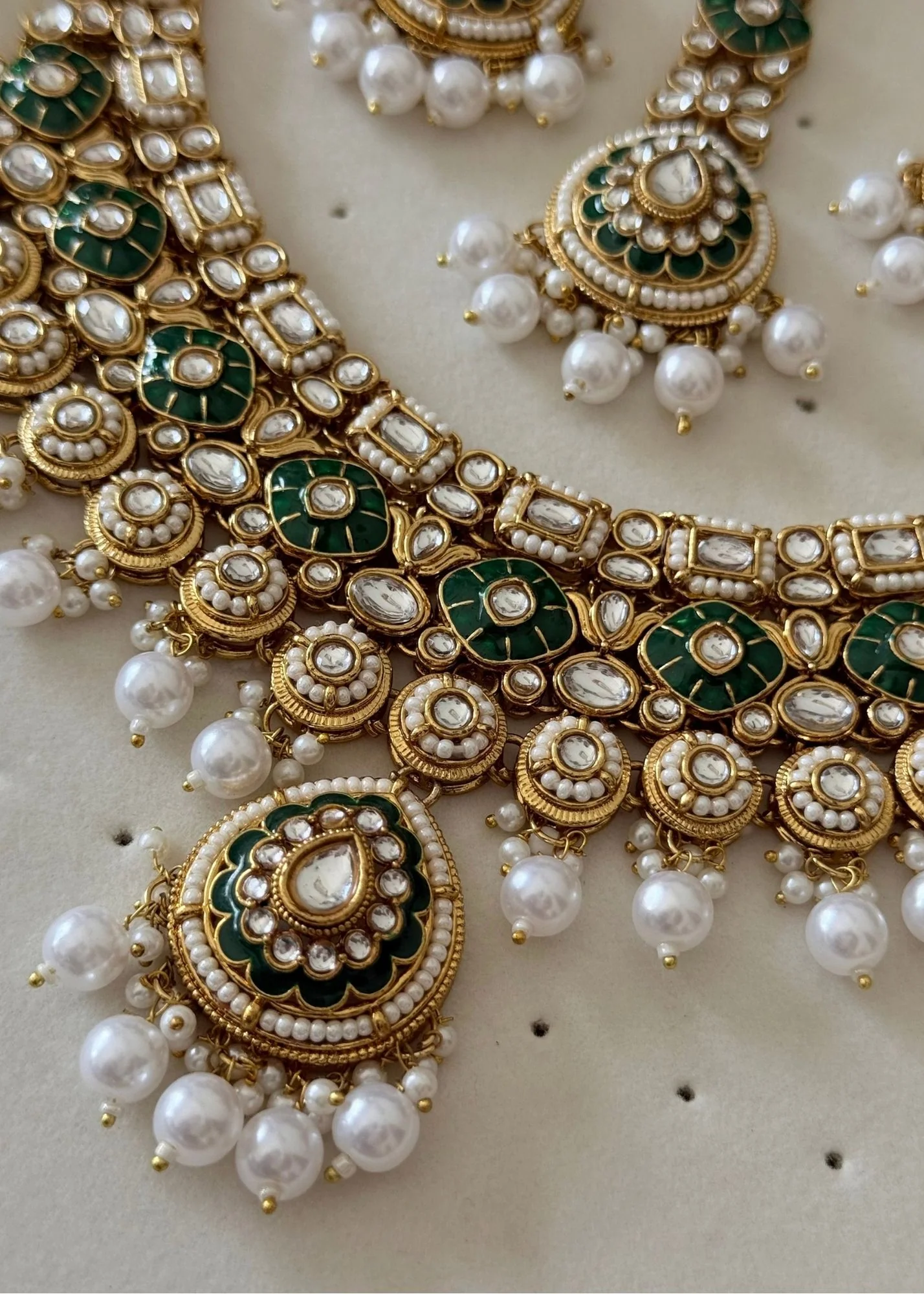 Kundan in Emerald green Color by - Trendy Women Kundan MIK1430 - view 7