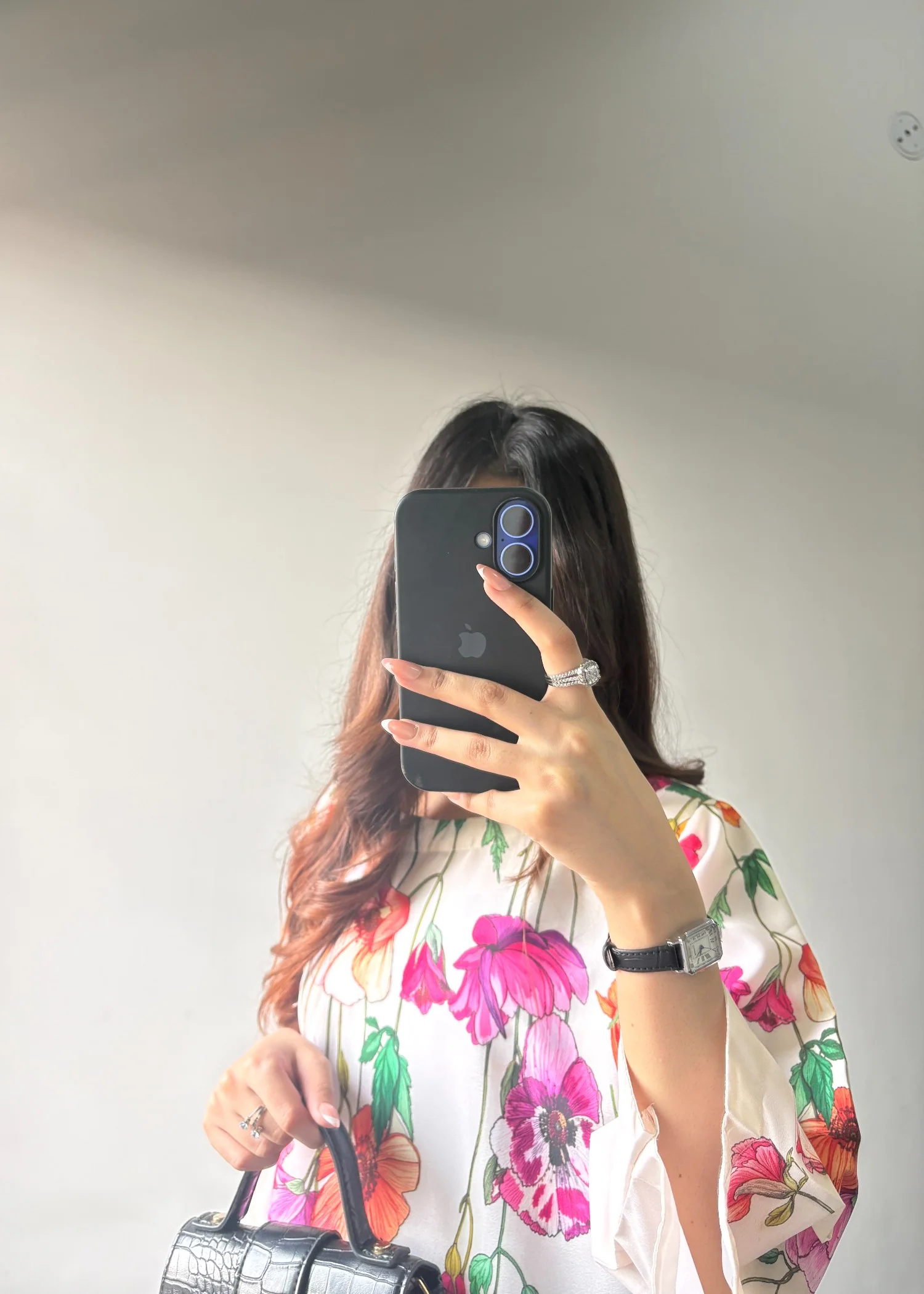 silk Kaftan in Floral white - view 4