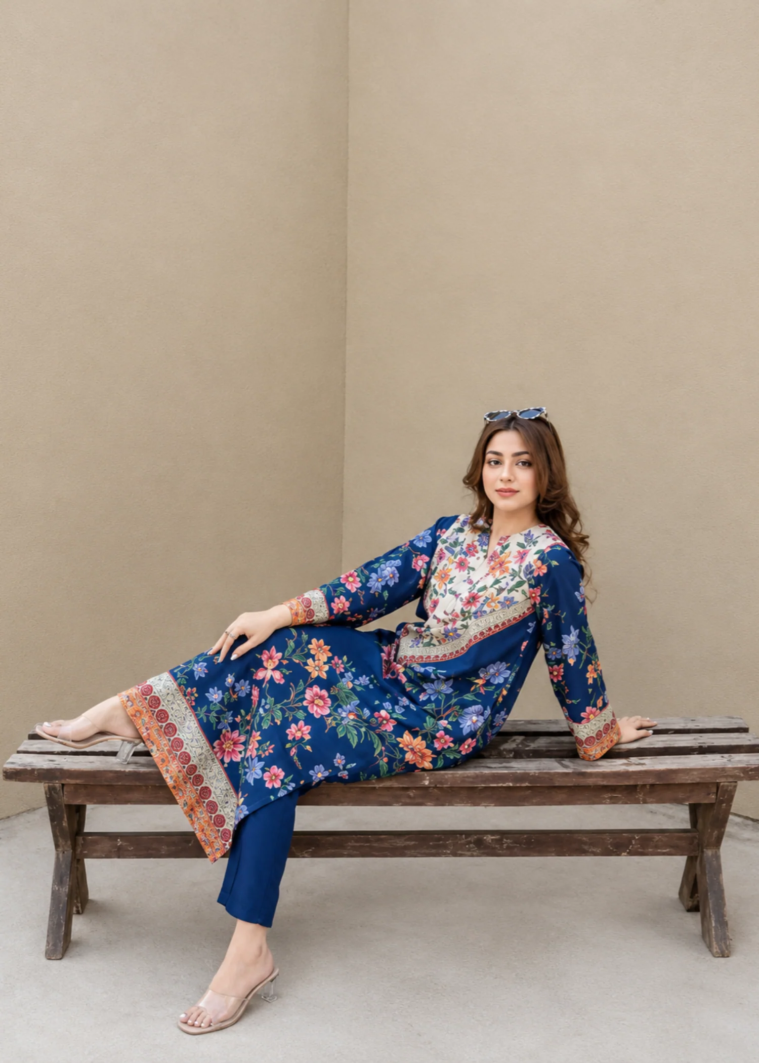 silk Kaftan in Dark blue, white - view 4