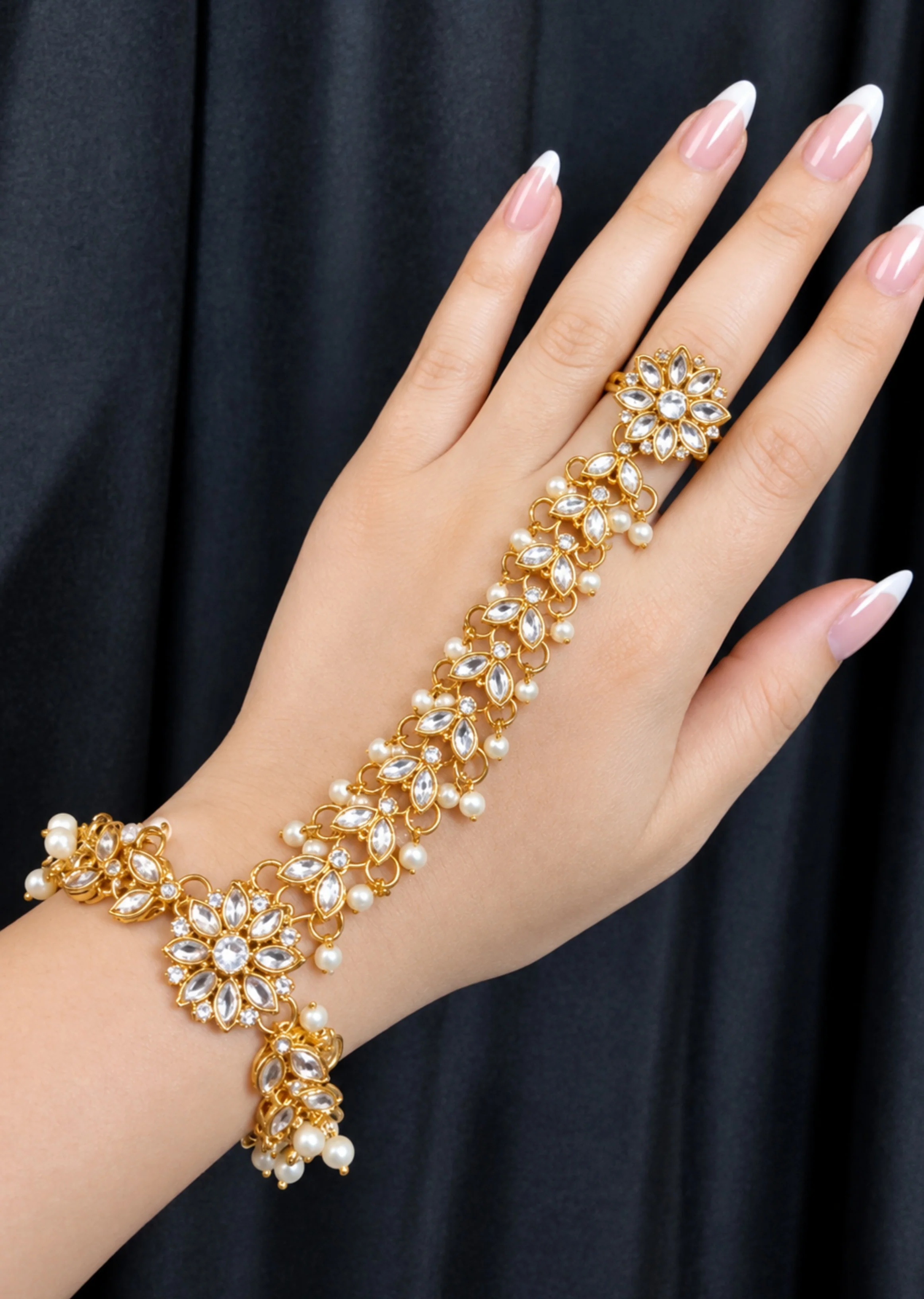 Bracelet in Gold, white Color by - Trendy Women Bracelet HTB0844