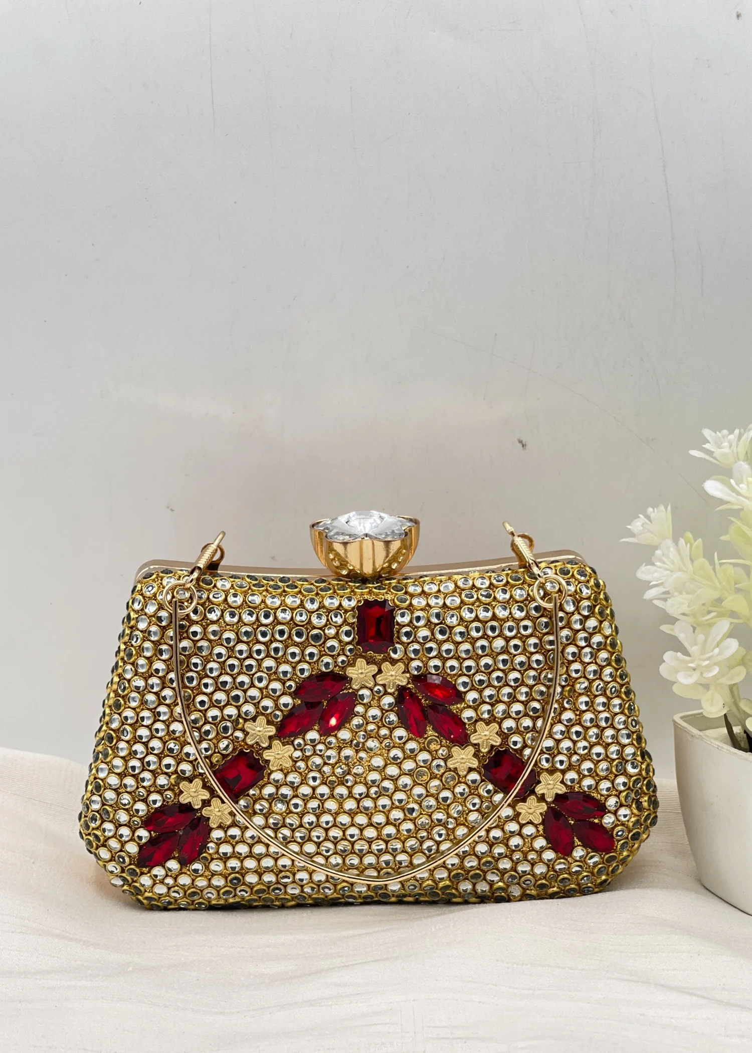 Clutch in Gold, red Color by - Trendy Women Clutch LSY9258 - view 3
