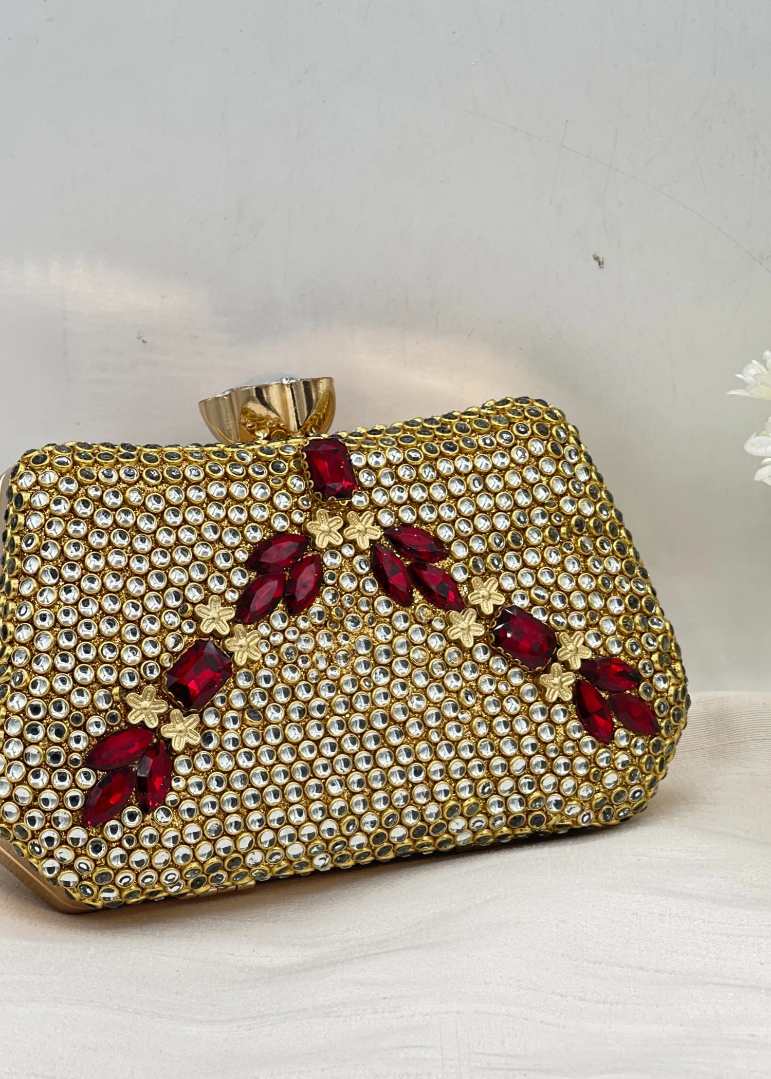 Clutch in Gold, red Color by - Trendy Women Clutch LSY9258 - view 2