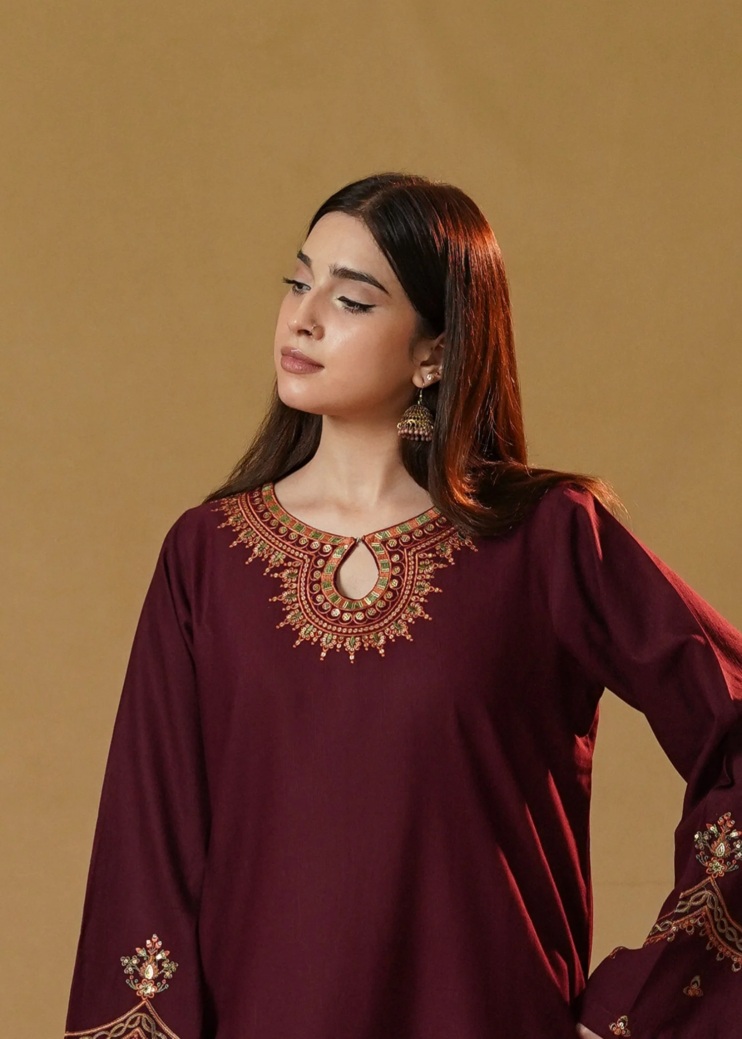 slub khaddar Kurta Set in Bottle green, plum purple - view 5