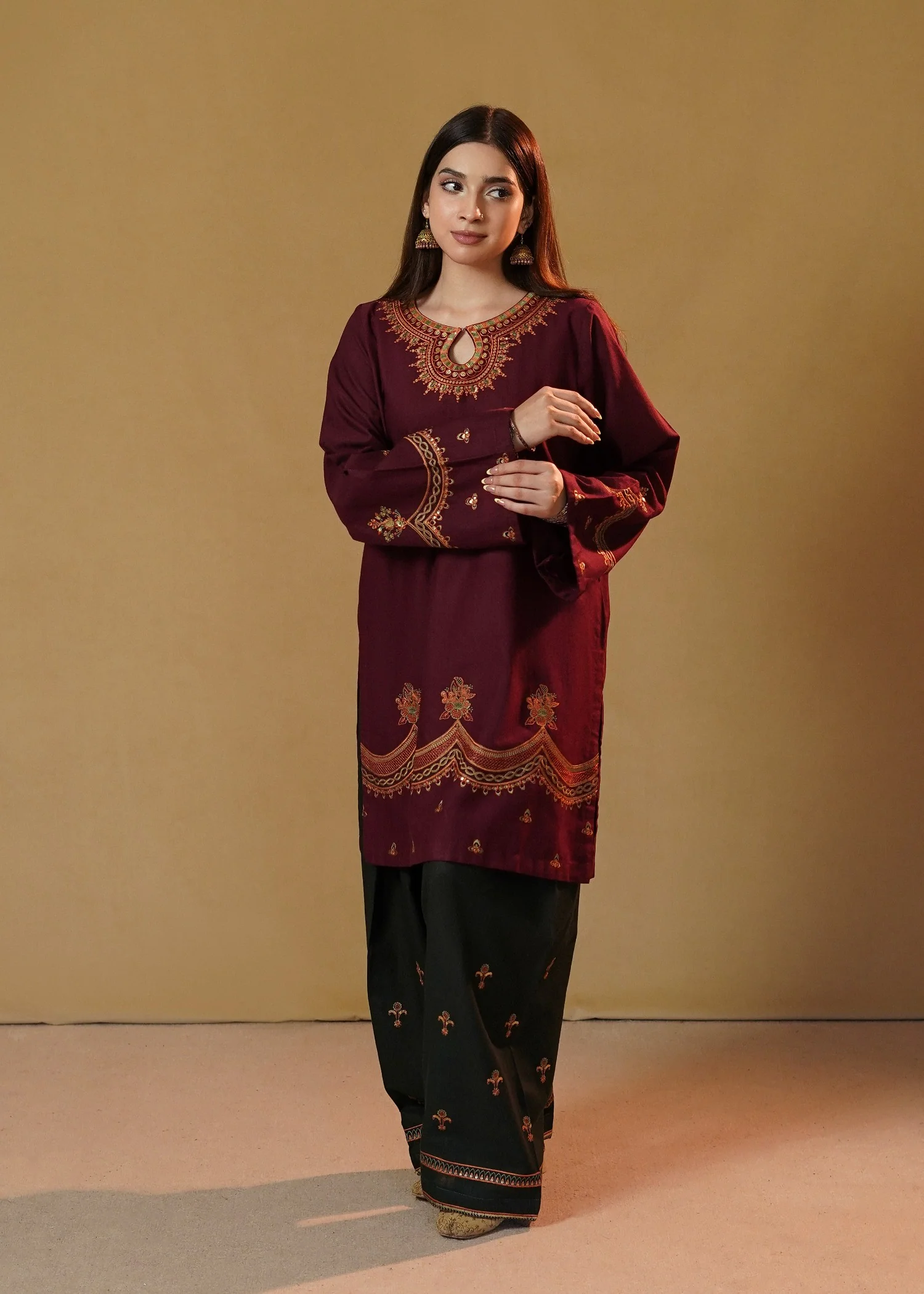 slub khaddar Kurta Set in Bottle green, plum purple - view 6