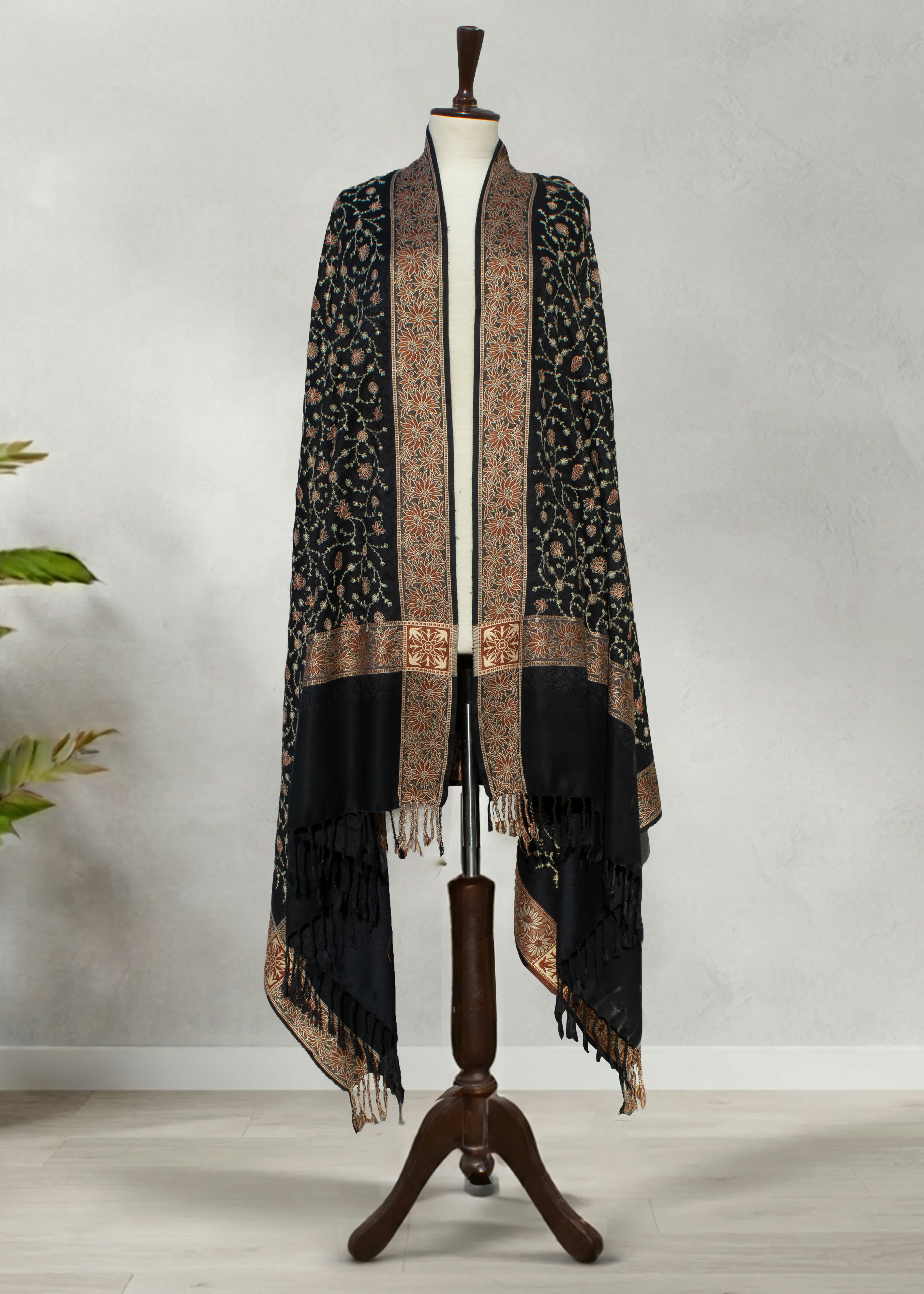 Shawl in Black Color by - Trendy Women Shawl BDN1573