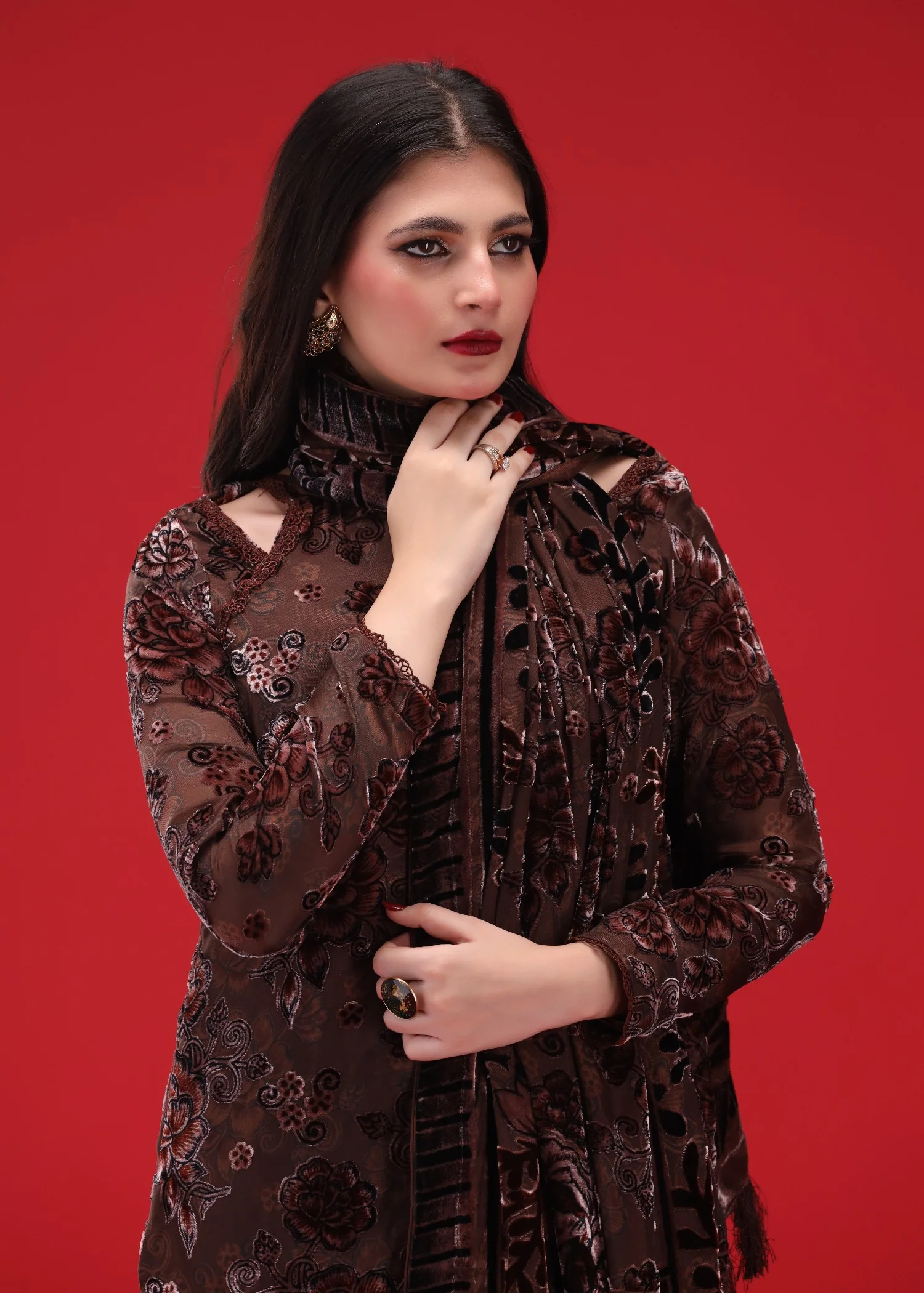 velvet Kurta Set in Brown - view 3