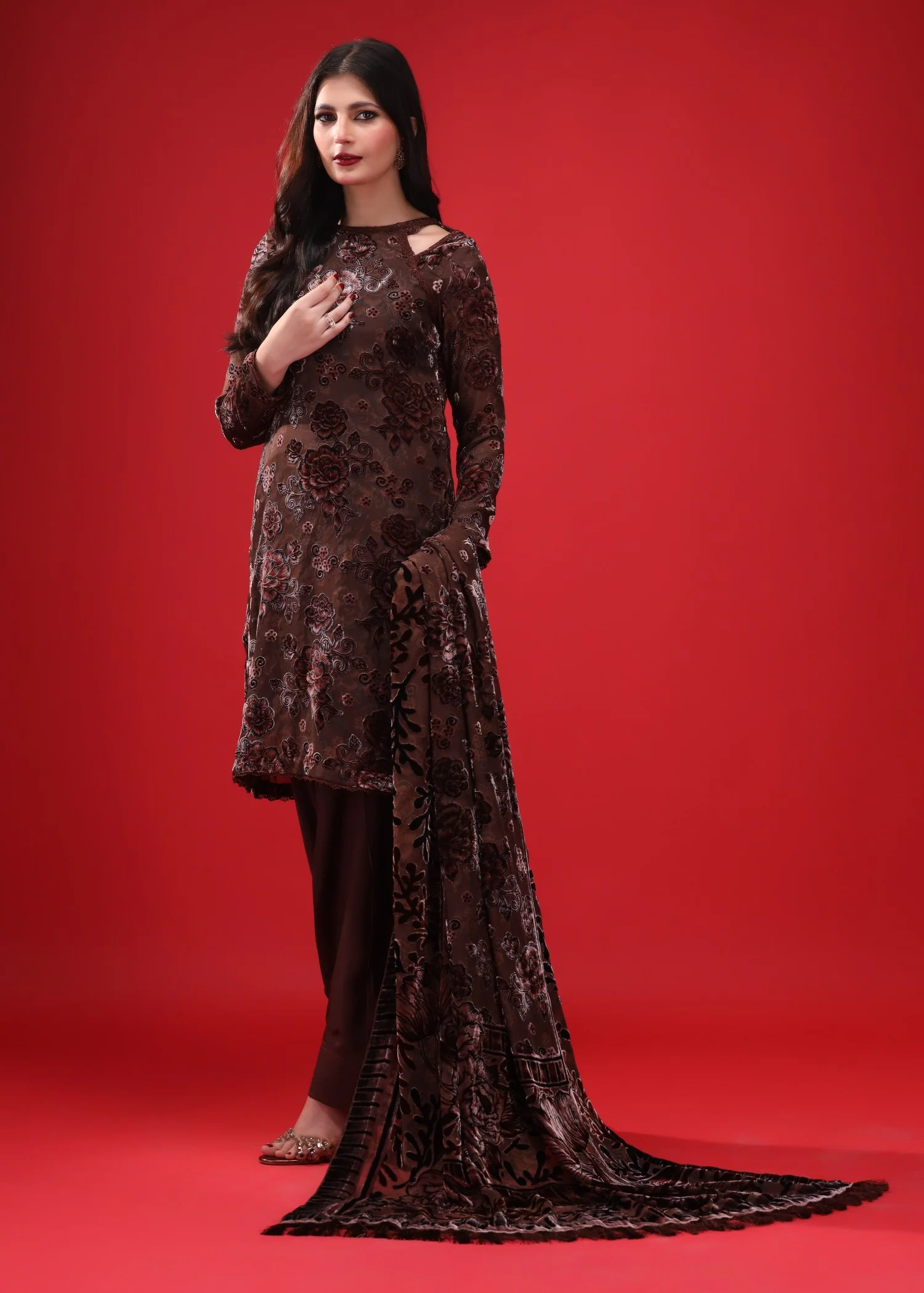 velvet Kurta Set in Brown - view 5