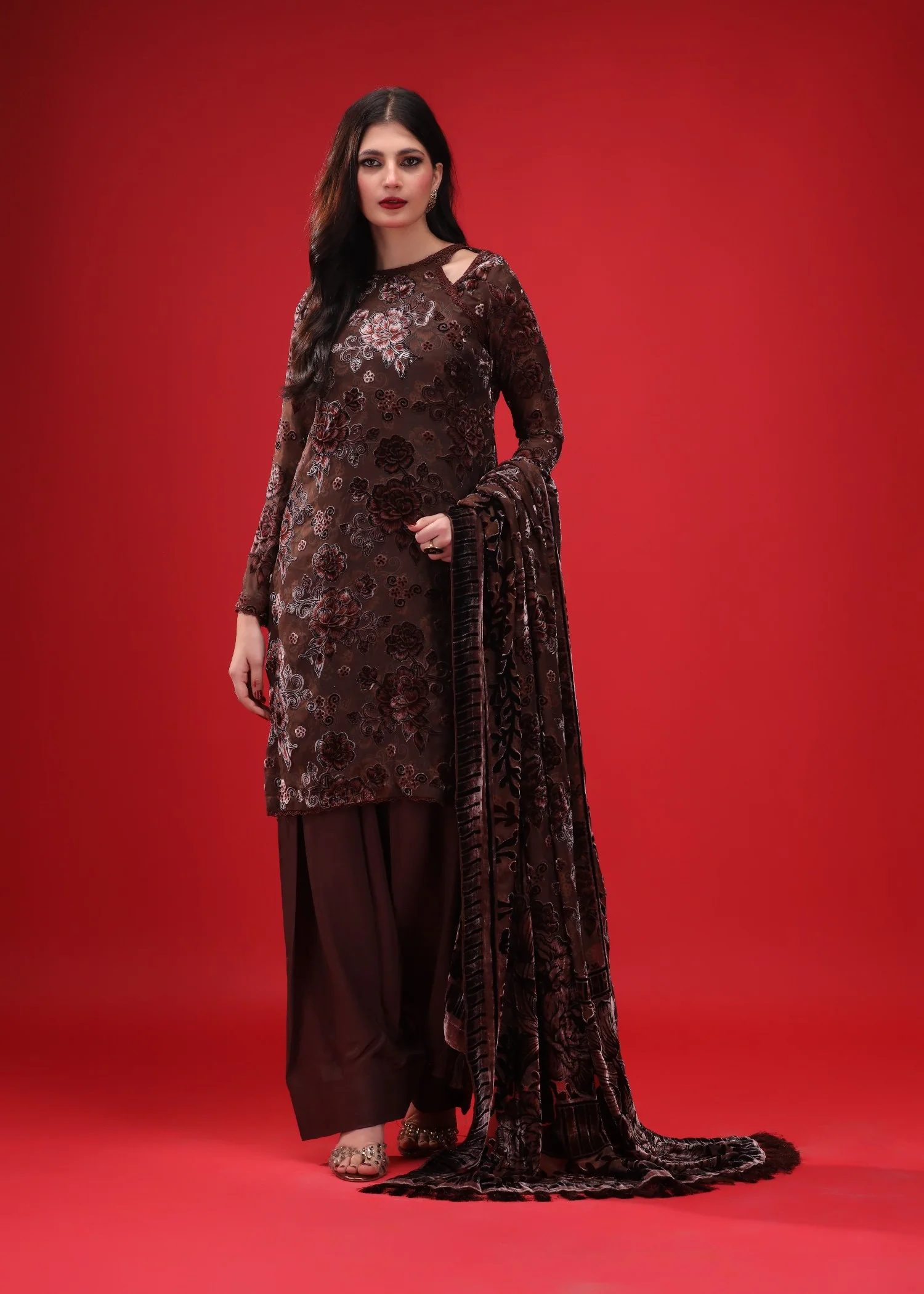 velvet Kurta Set in Brown - view 4