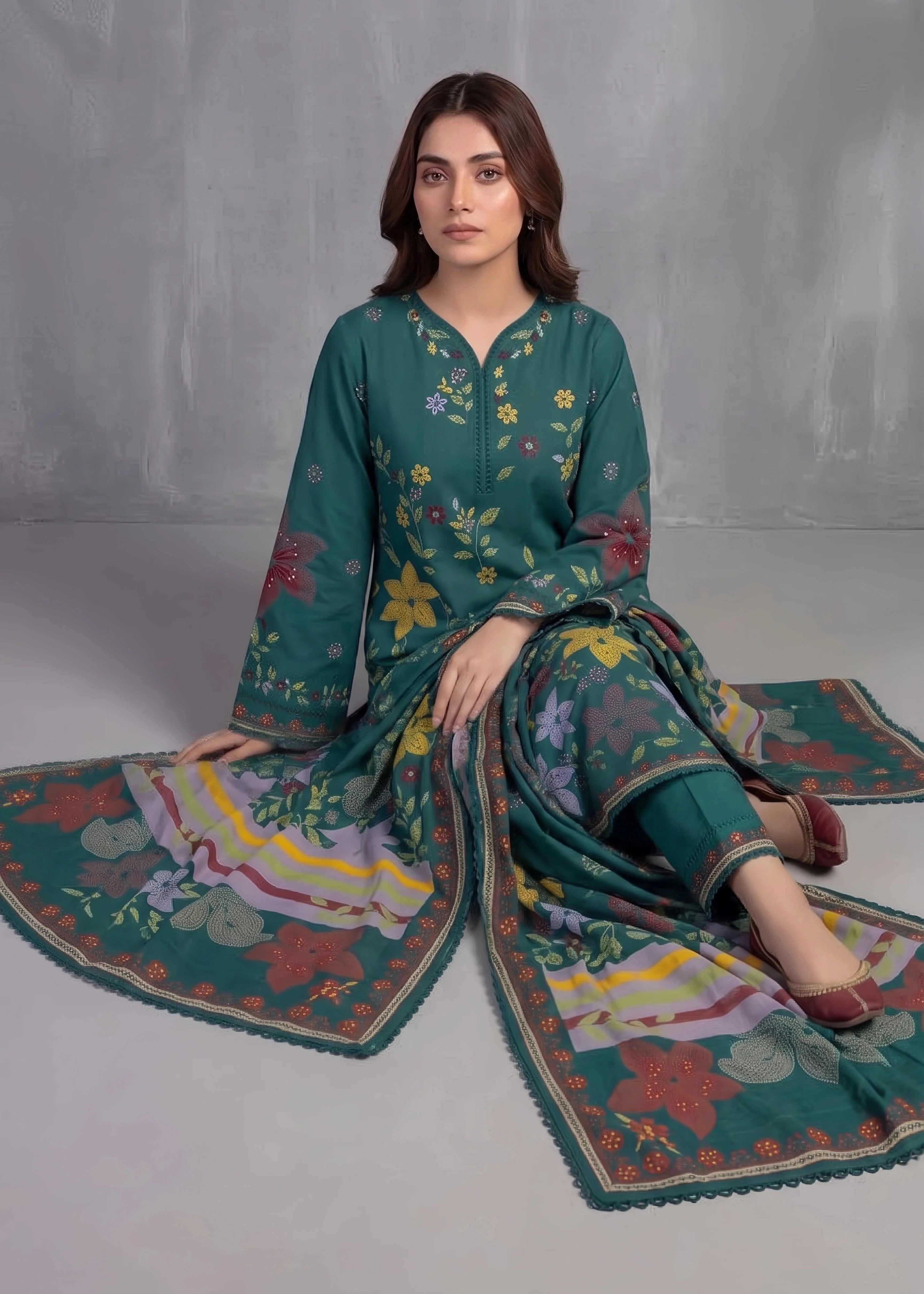 lawn cotton Kurta Set in Pine green - view 3