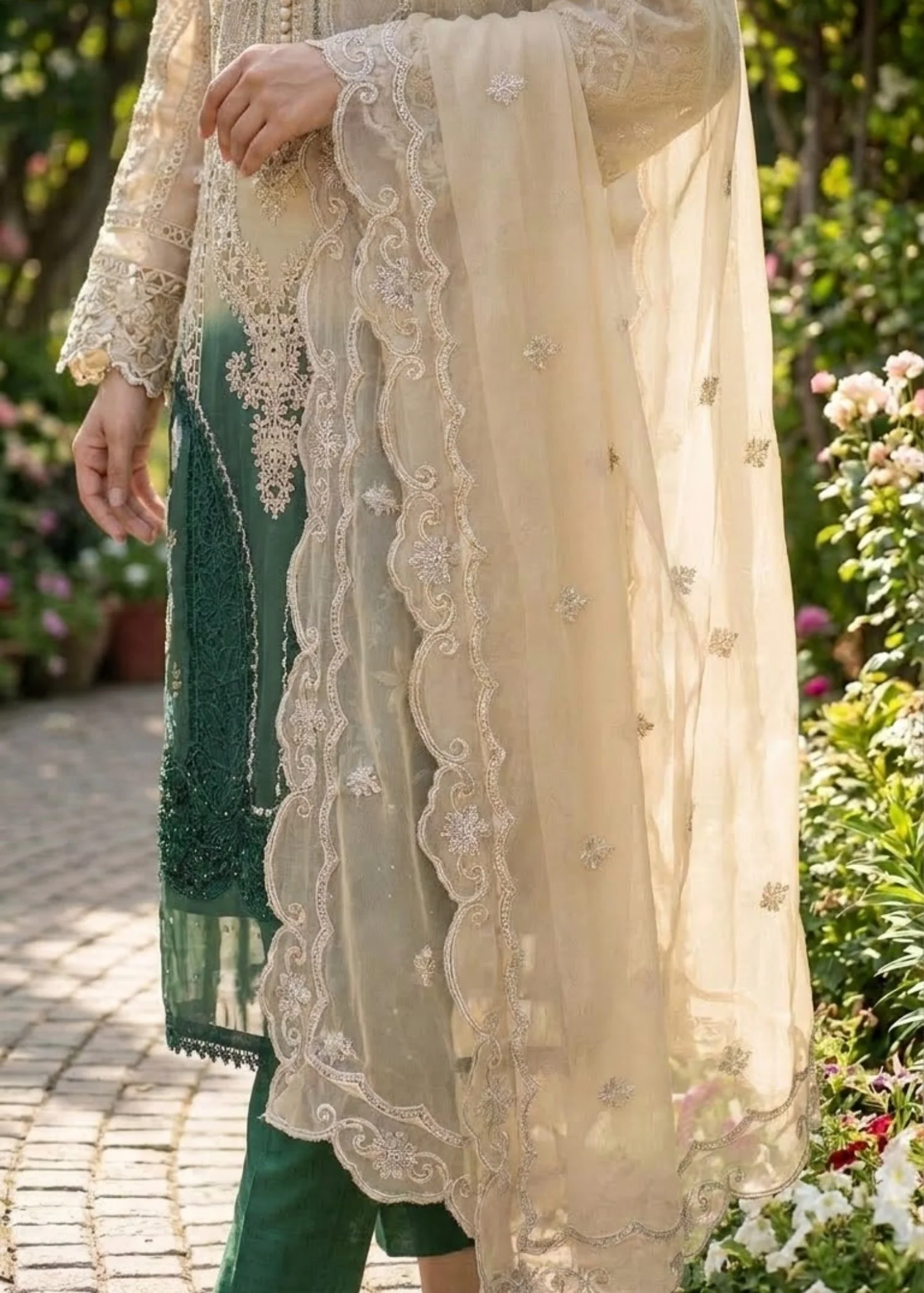 organza Kurta Set in Bottle green, linen - view 4
