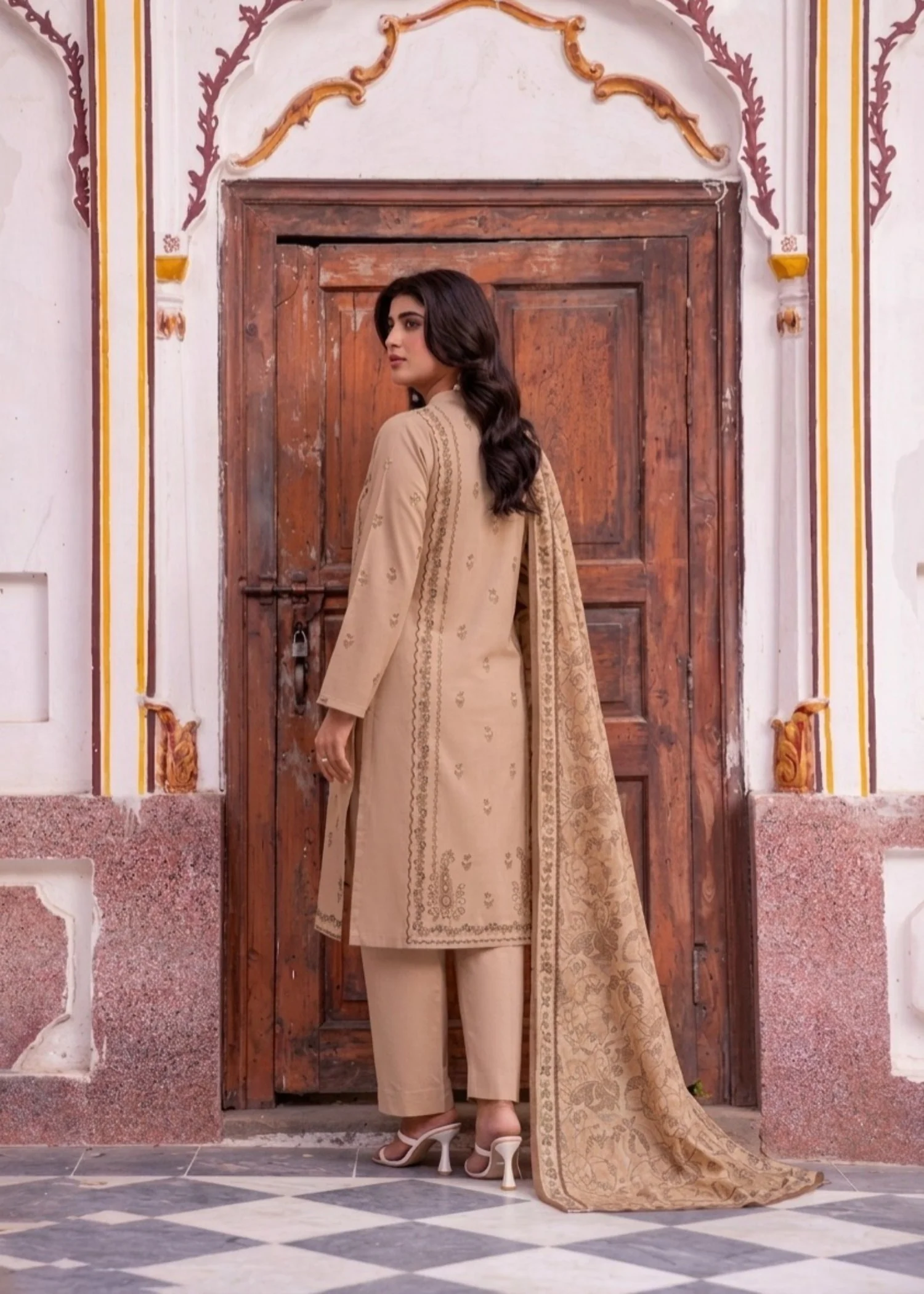 viscose Unstitched in Camel brown - view 2