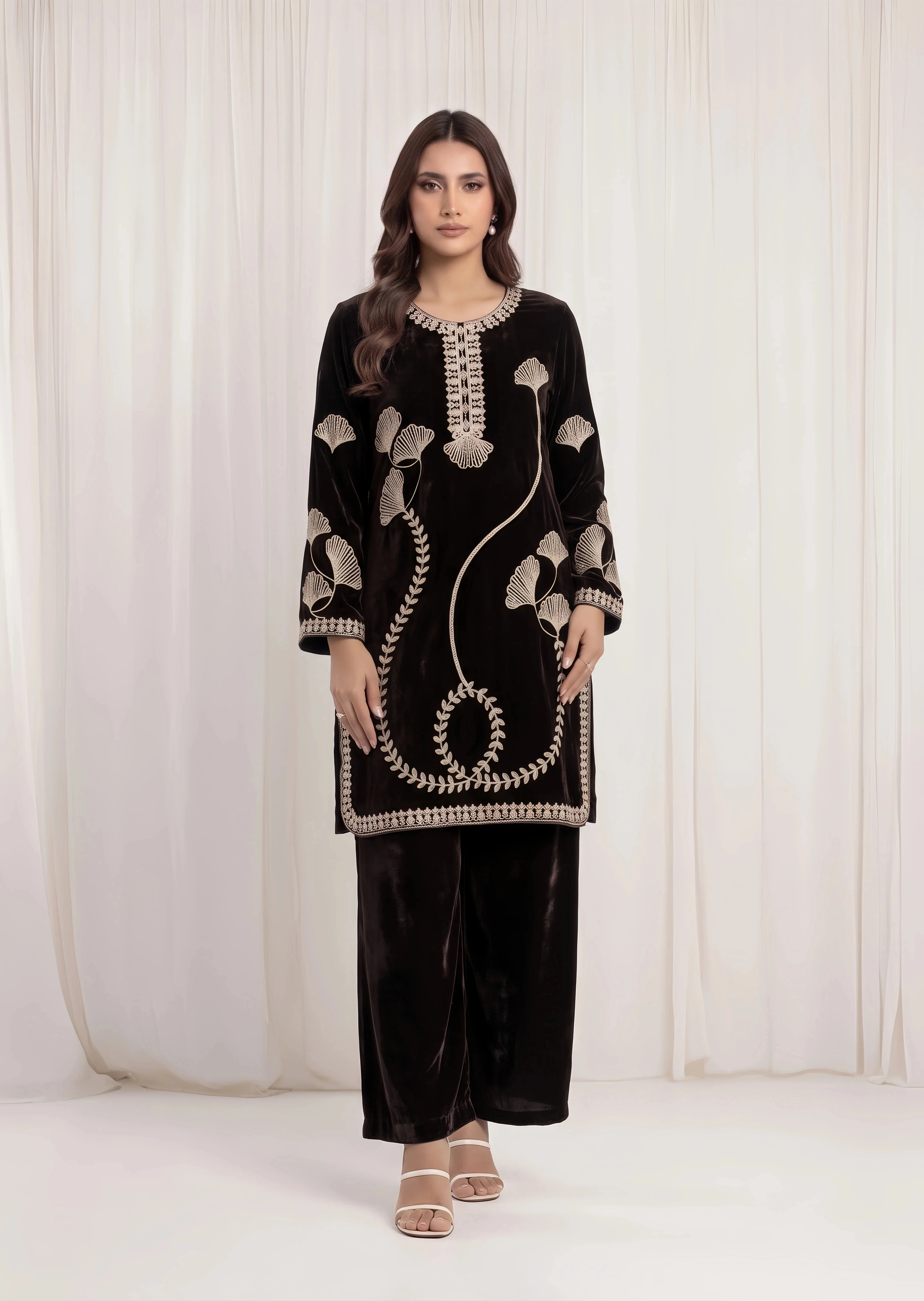 velvet Kurta Set in Dark brown