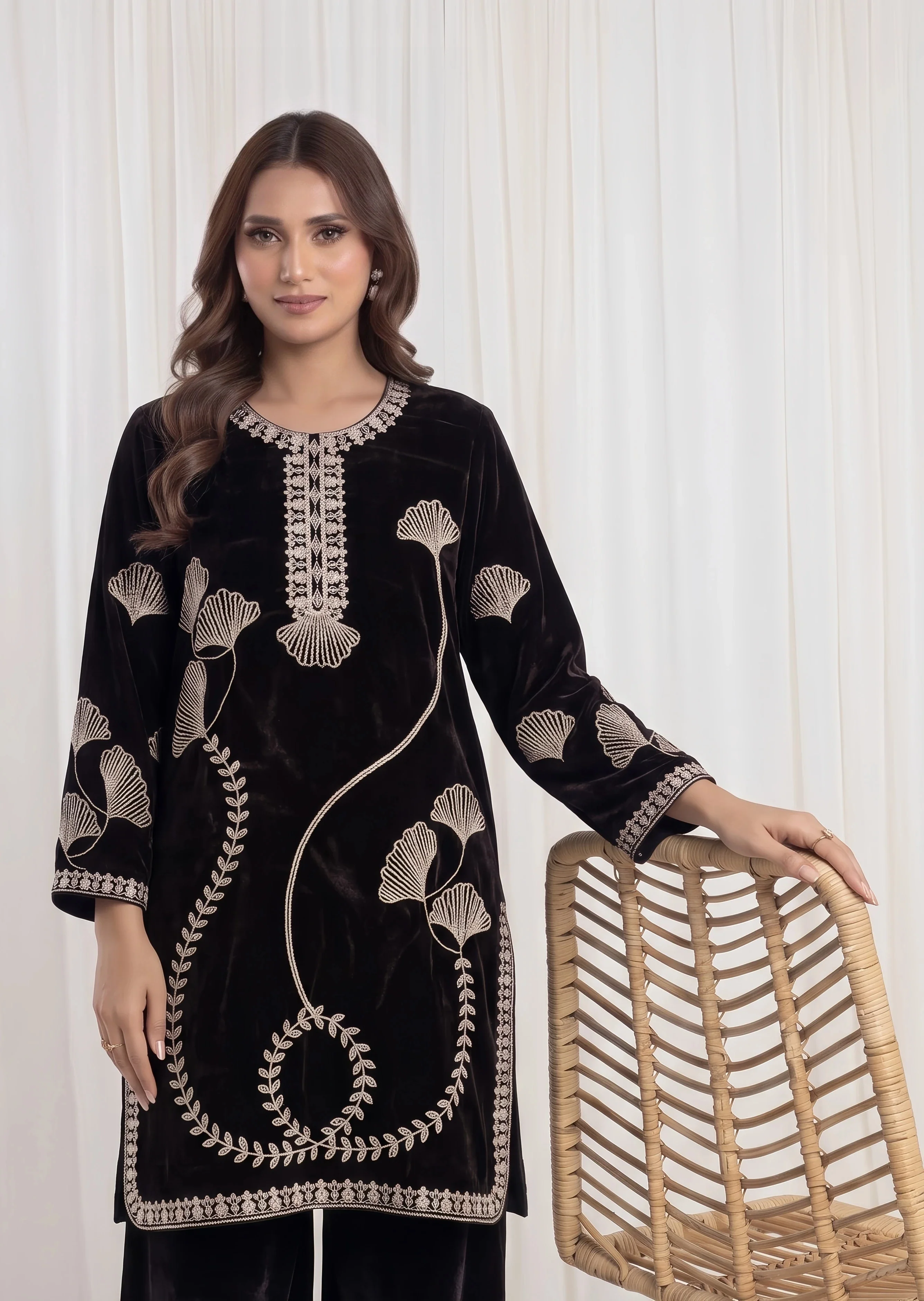 velvet Kurta Set in Dark brown - view 2