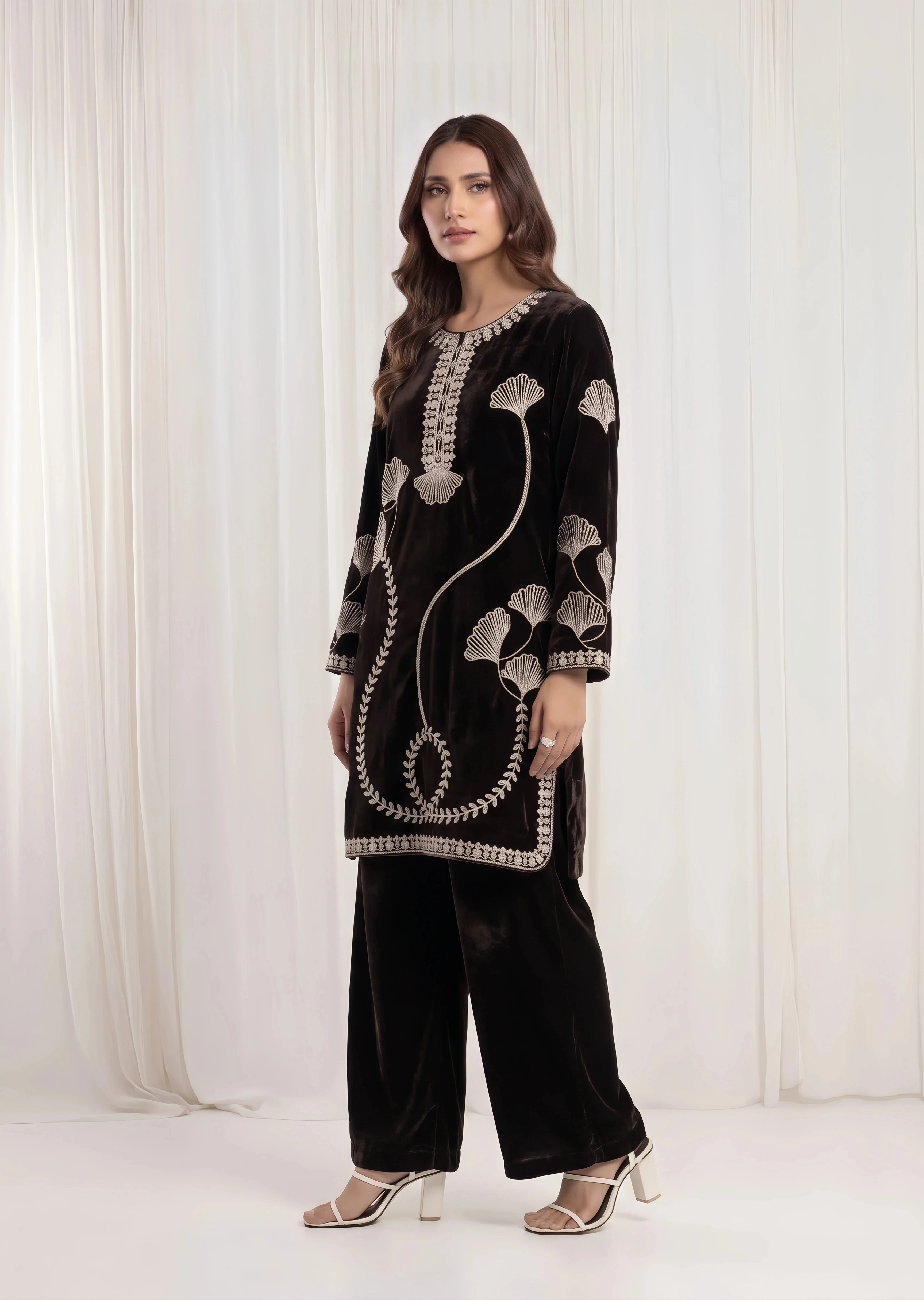 velvet Kurta Set in Dark brown - view 3