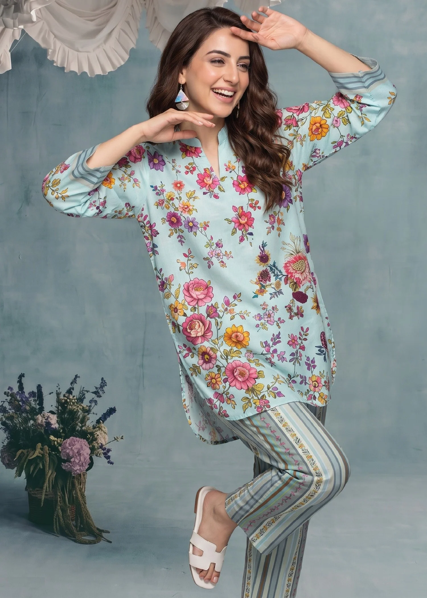 slub lawn Kurta Set in Blue - view 2