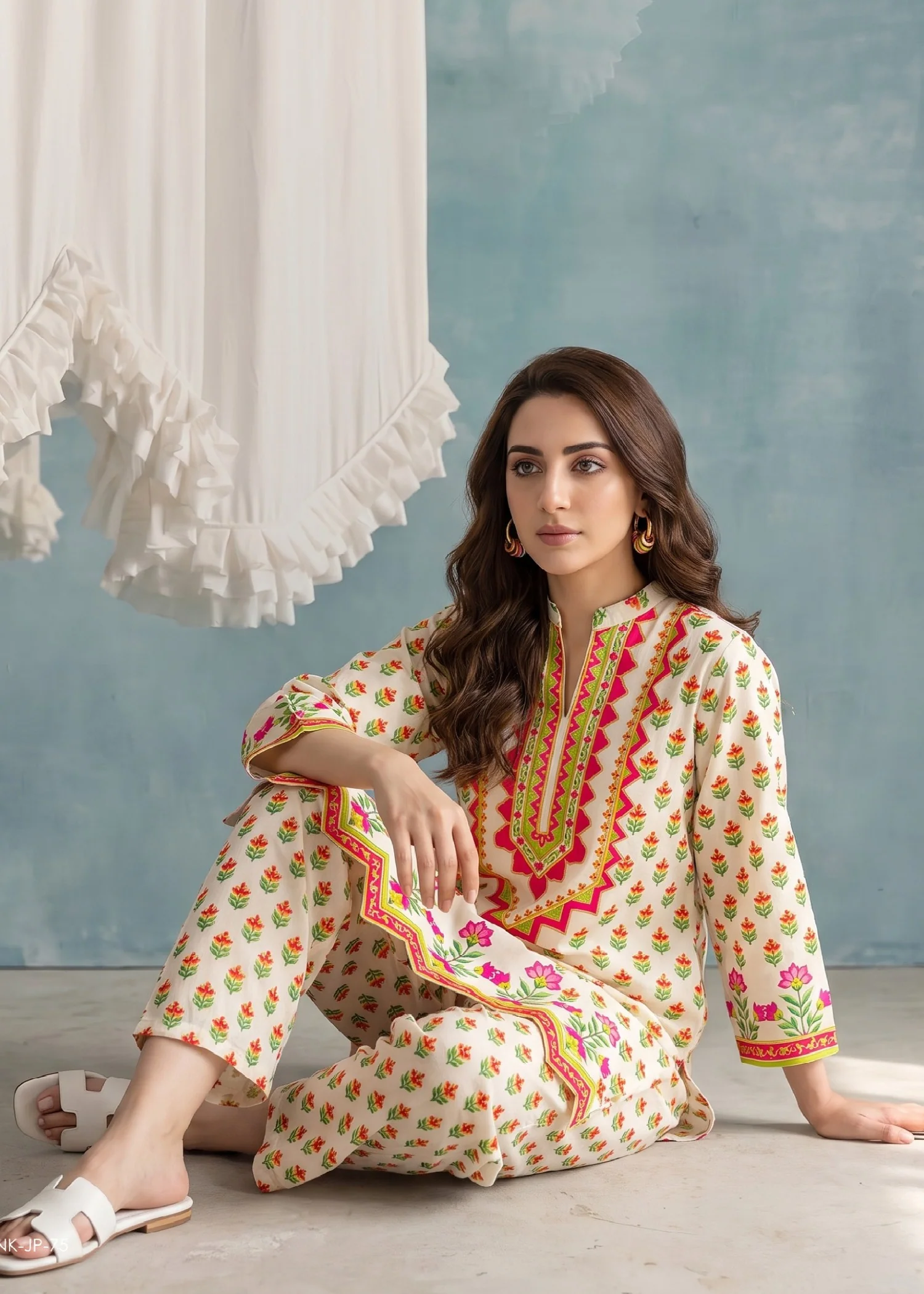slub lawn Kurta Set in Cream - view 3