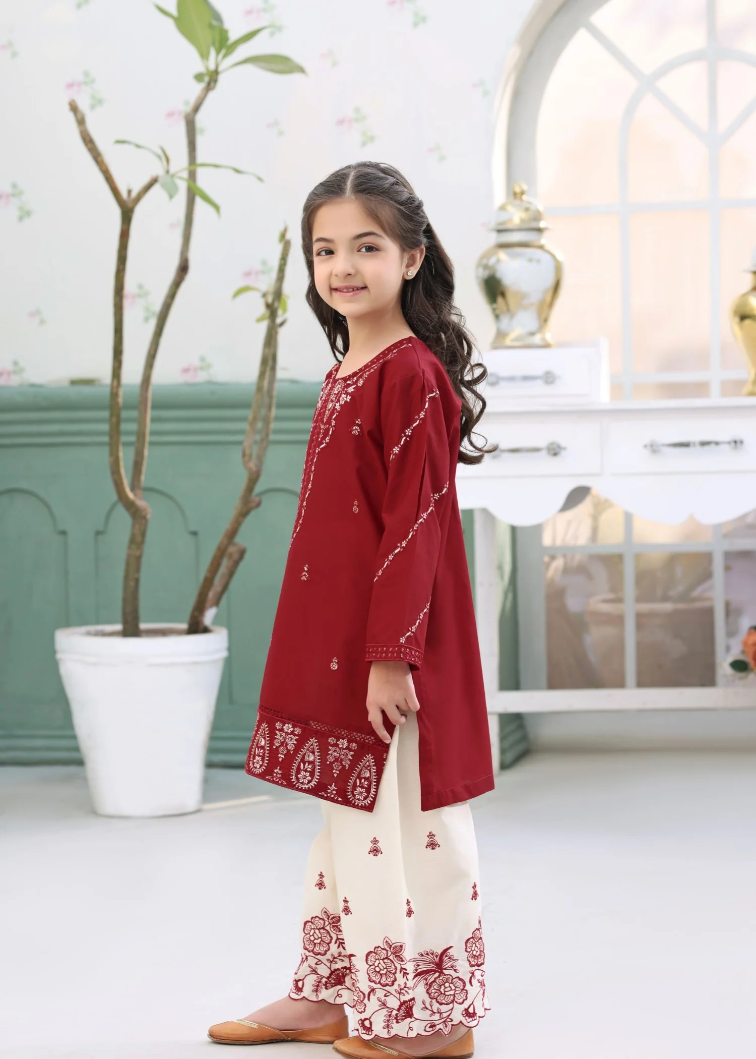 lawn Kurta Set in Red - view 3