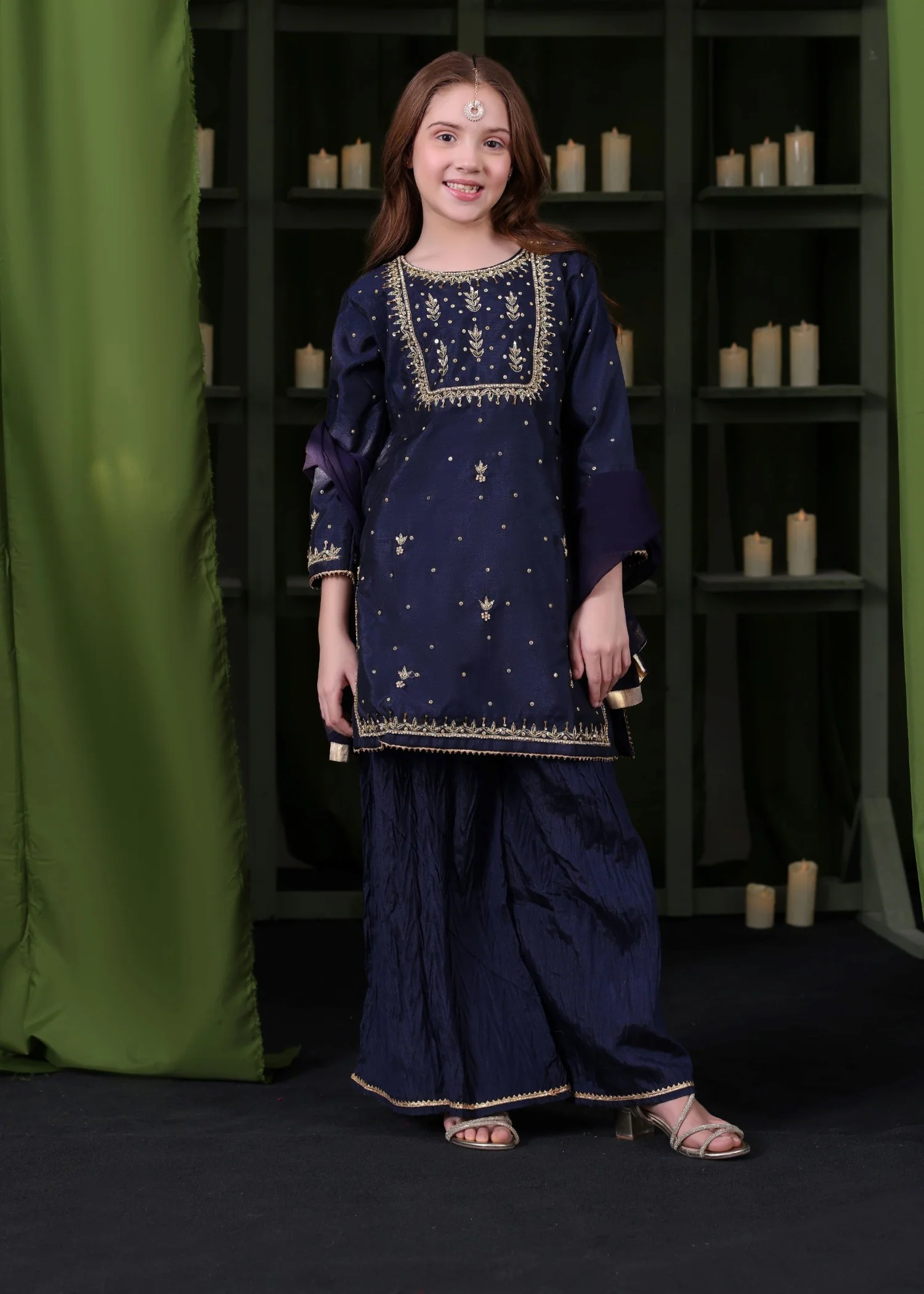 raw silk Kurta Set in Navy blue - view 7