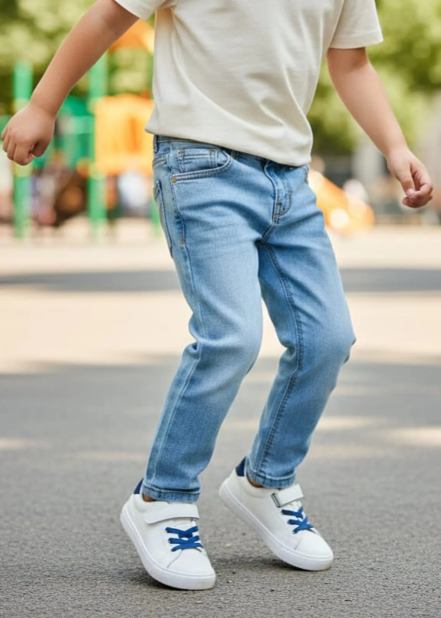 stretch denim Jeans in Powder blue - view 2