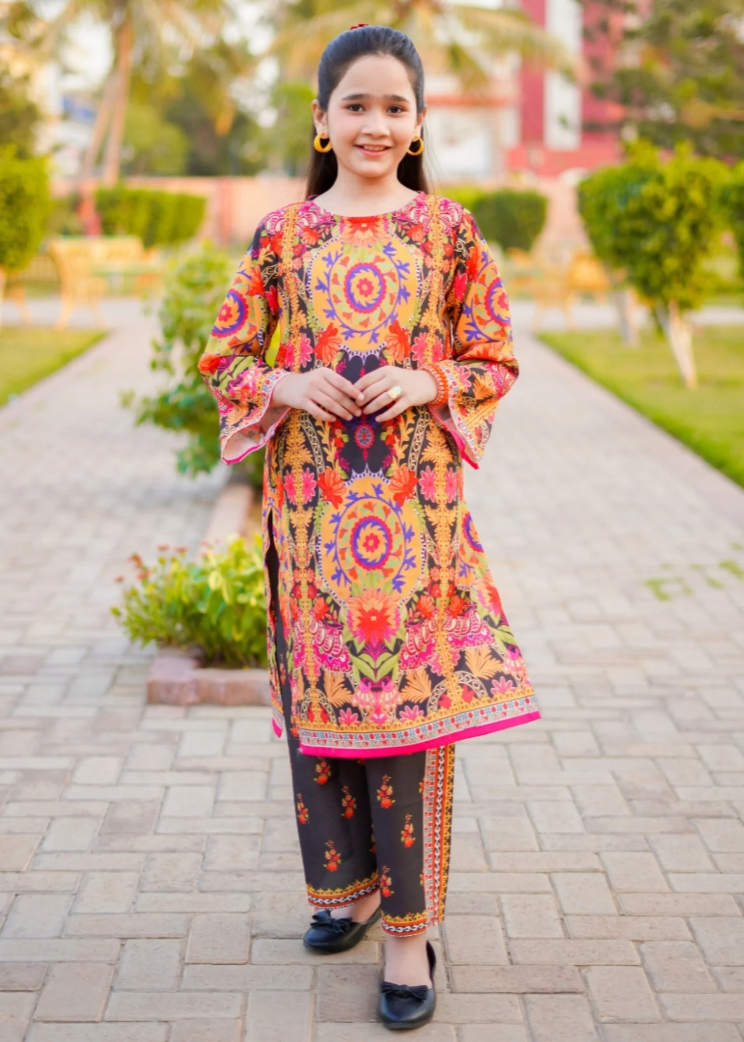 crepe Kurta Set in Multi
