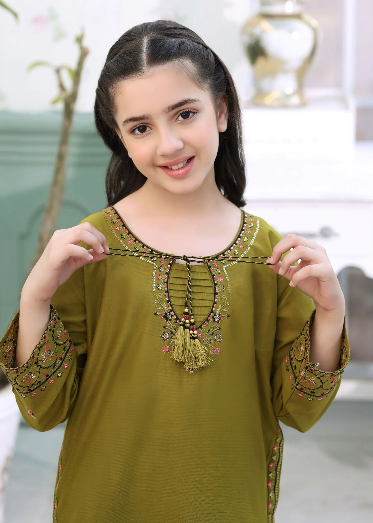 lawn Kurta Set in Olive green - view 2