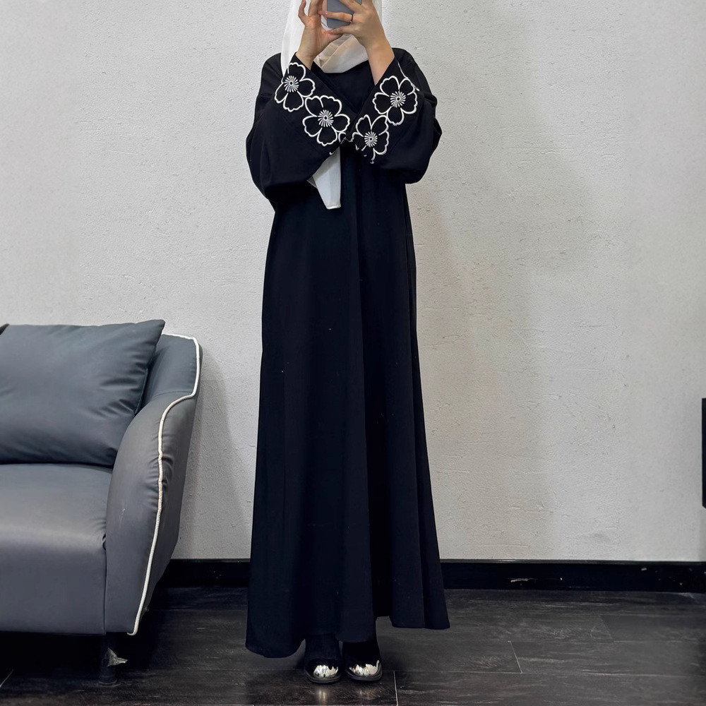 Arabic embroidery embroidered robe fashion Abaya robe long skirt spot
