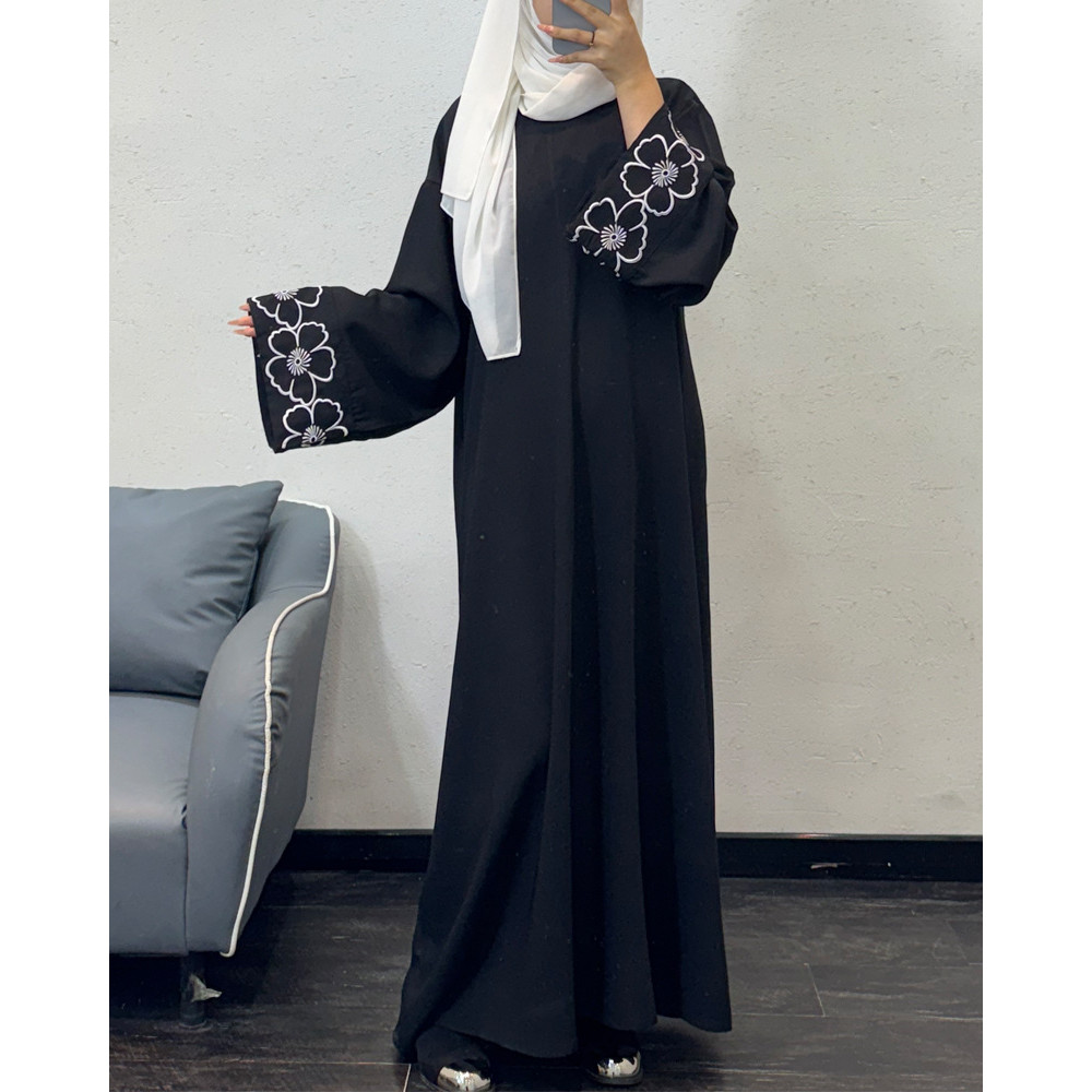 Arabic embroidery embroidered robe fashion Abaya robe long skirt spot