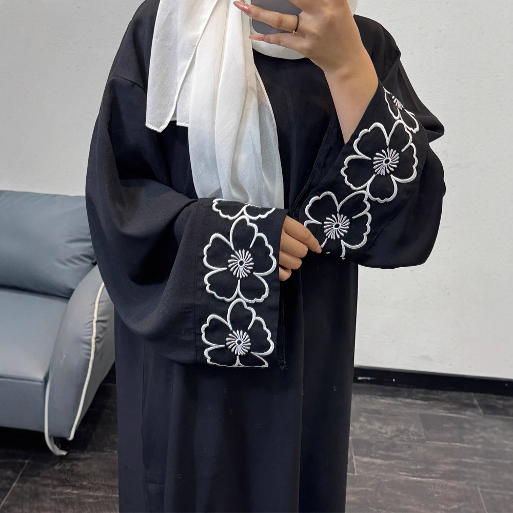 Arabic embroidery embroidered robe fashion Abaya robe long skirt spot