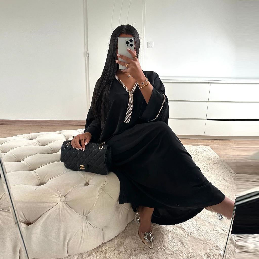 Muslim Long Dress Women Bat Sleeve Caftan Abaya Satin Robe Diamond Party Abayas Ramadan V Neck Kaftan Caftan Jalabiya