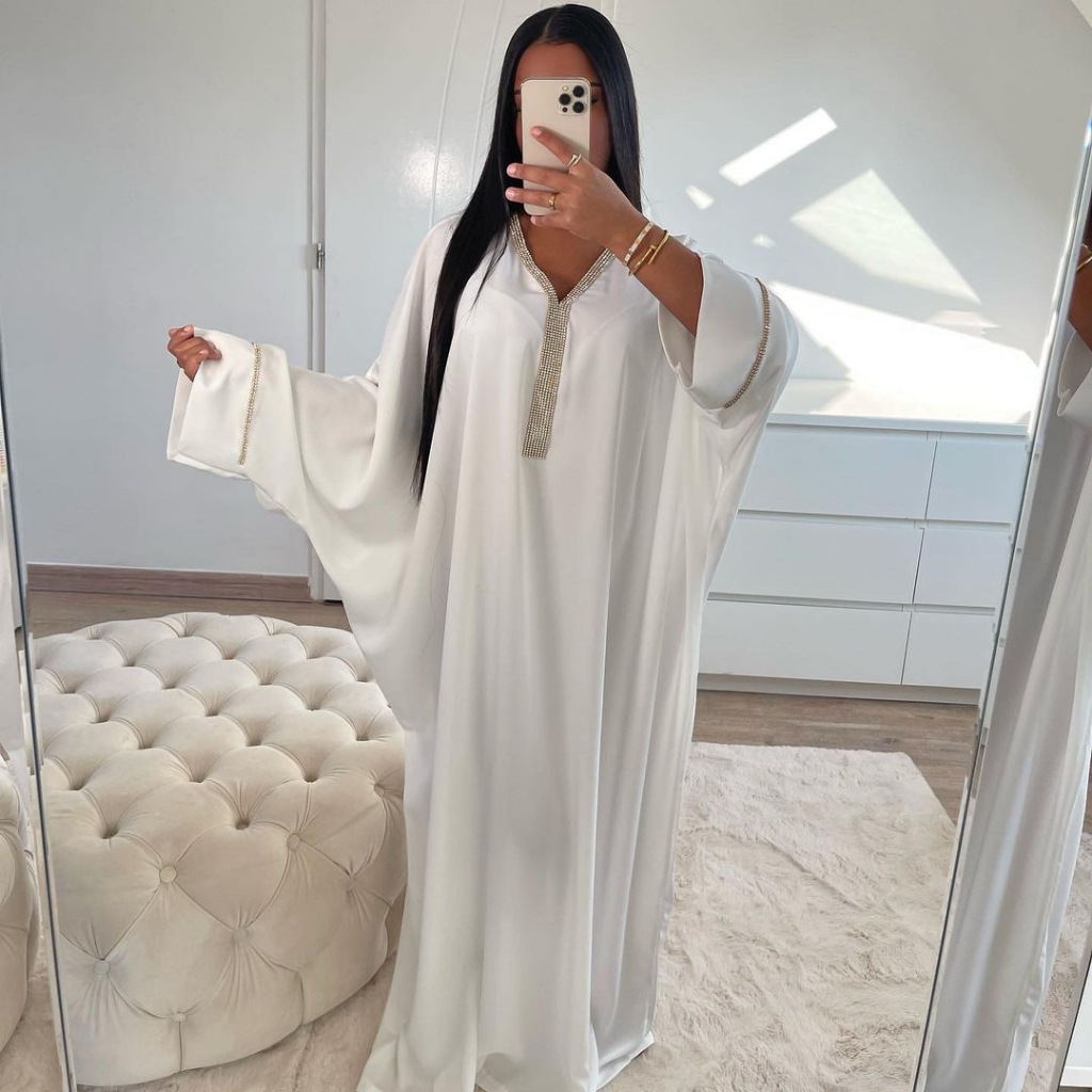 Muslim Long Dress Women Bat Sleeve Caftan Abaya Satin Robe Diamond Party Abayas Ramadan V Neck Kaftan Caftan Jalabiya