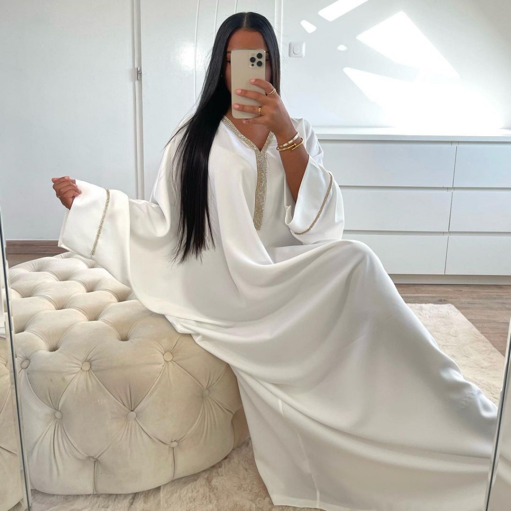 Muslim Long Dress Women Bat Sleeve Caftan Abaya Satin Robe Diamond Party Abayas Ramadan V Neck Kaftan Caftan Jalabiya