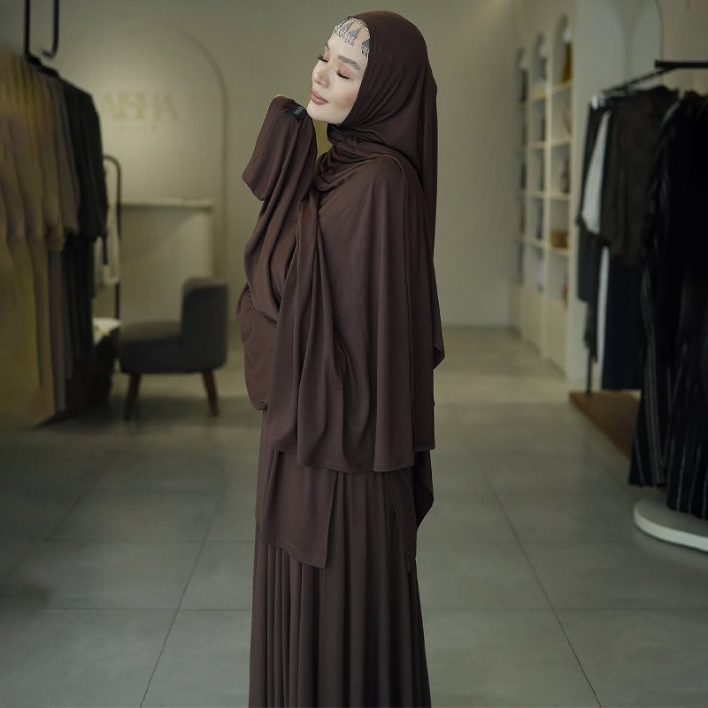 Muslim women's clothing new solid color long-sleeved top pleated long skirt suit
