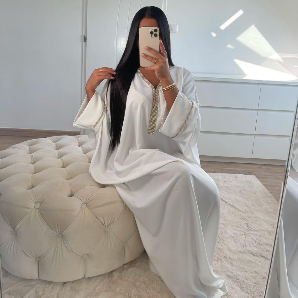 Muslim Long Dress Women Bat Sleeve Caftan Abaya Satin Robe Diamond Party Abayas Ramadan V Neck Kaftan Caftan Jalabiya
