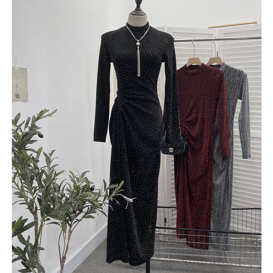 Glam Sequin Slit Maxi Dress – Sexy Pleated Waist, Shoulder Pads & Elegant High Collar