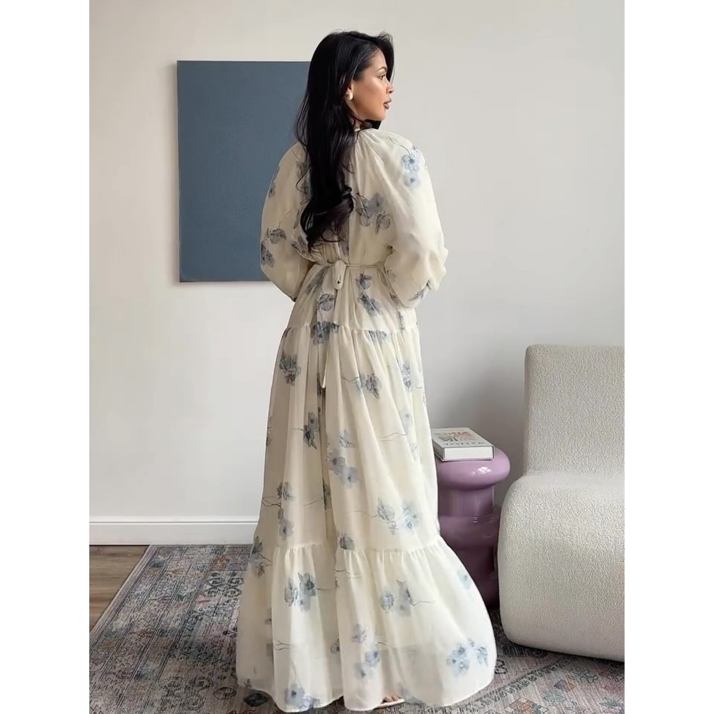 Divine Grace: Elegant Long-Sleeved Modest Fairy Dress