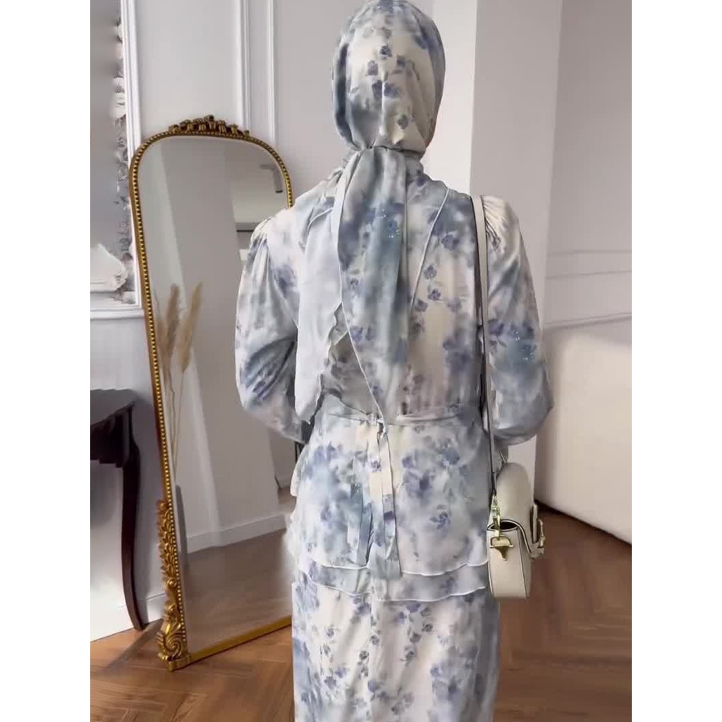 Graceful Majesty: Elegant Long-Sleeve Maxi Dress – A Fresh Fusion of Modesty & Style