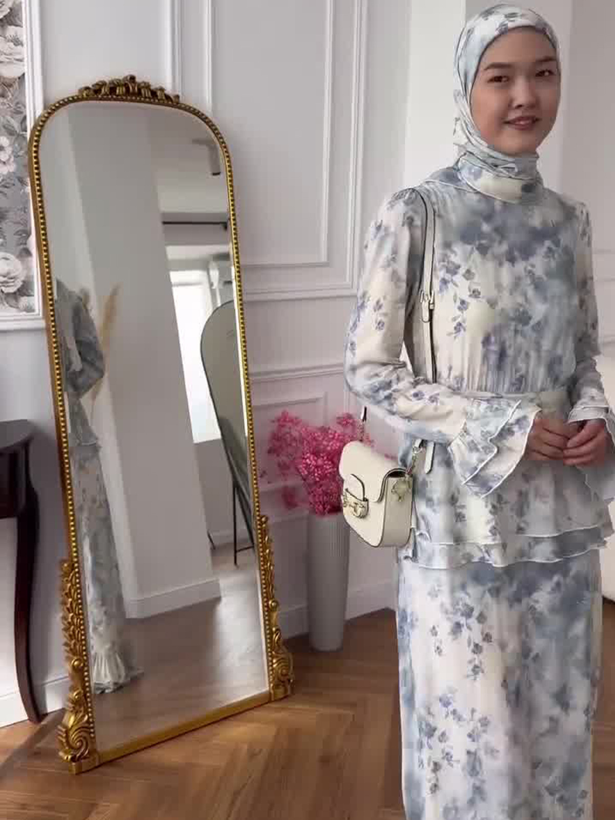 Graceful Majesty: Elegant Long-Sleeve Maxi Dress – A Fresh Fusion of Modesty & Style - detail 3
